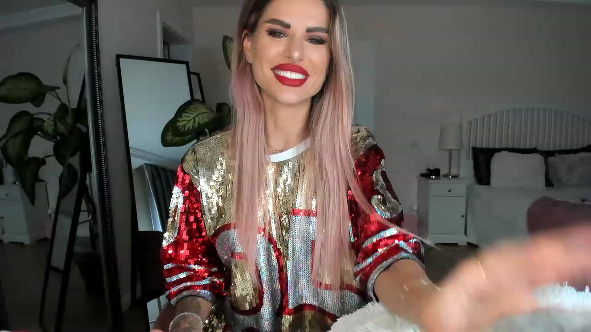 Gallery image thumbnail from TotalBella's myfreecams stream on, 05/18/2023, 21:23 image 19 of 20