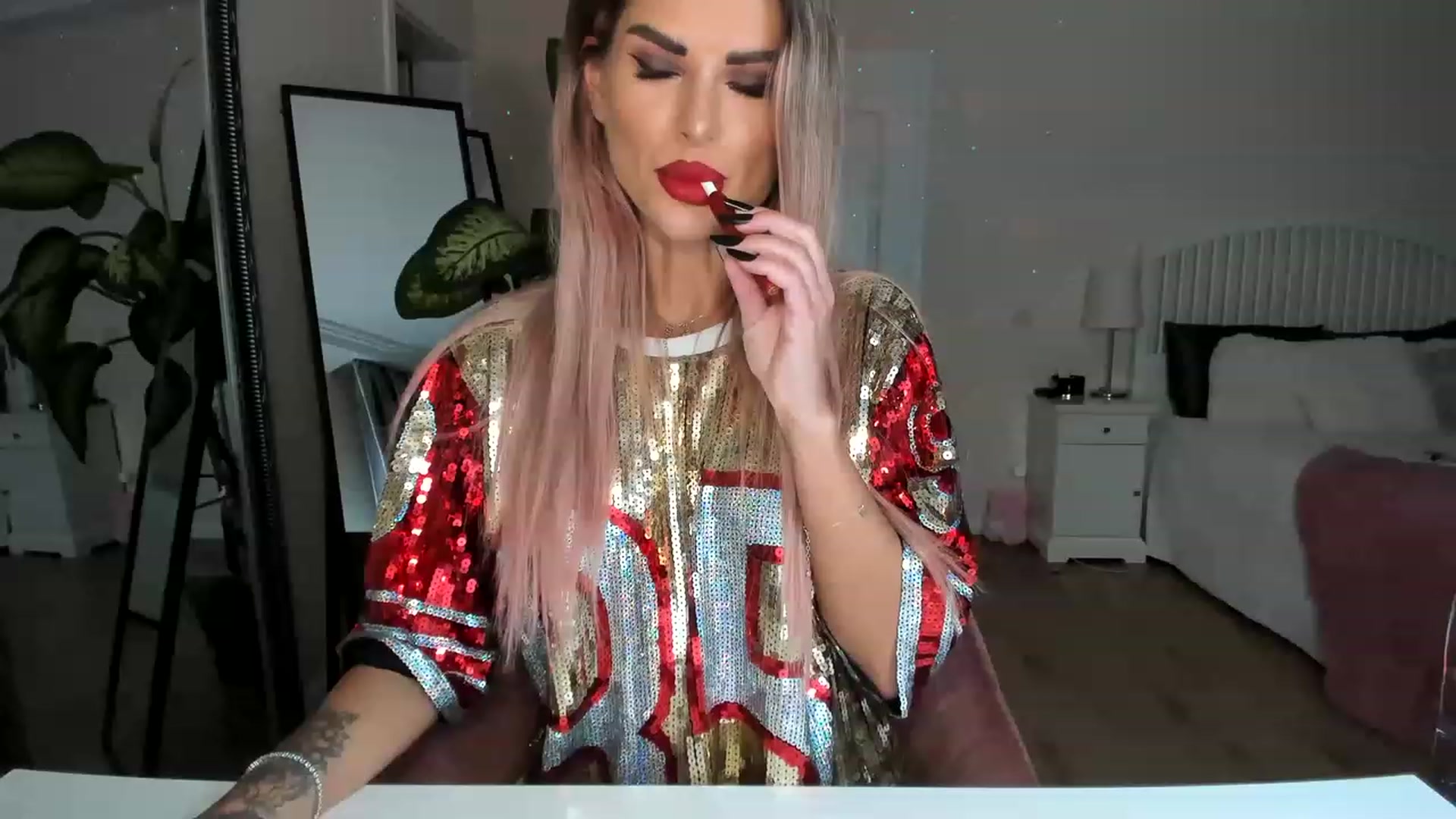 Gallery image thumbnail from TotalBella's myfreecams stream on, 05/18/2023, 21:23 image 12 of 20