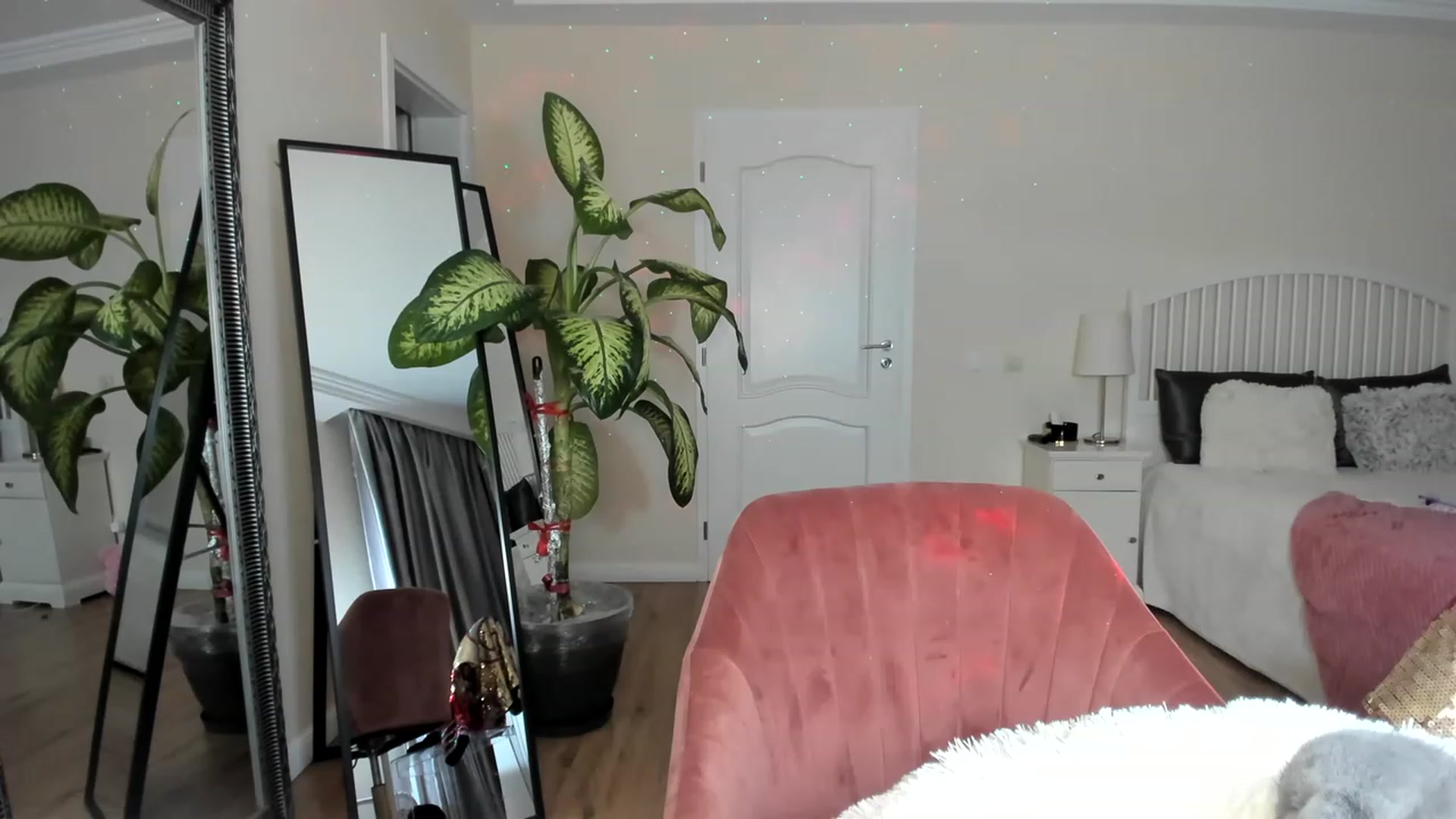 Gallery image thumbnail from TotalBella's myfreecams stream on, 05/18/2023, 23:11 image 12 of 20