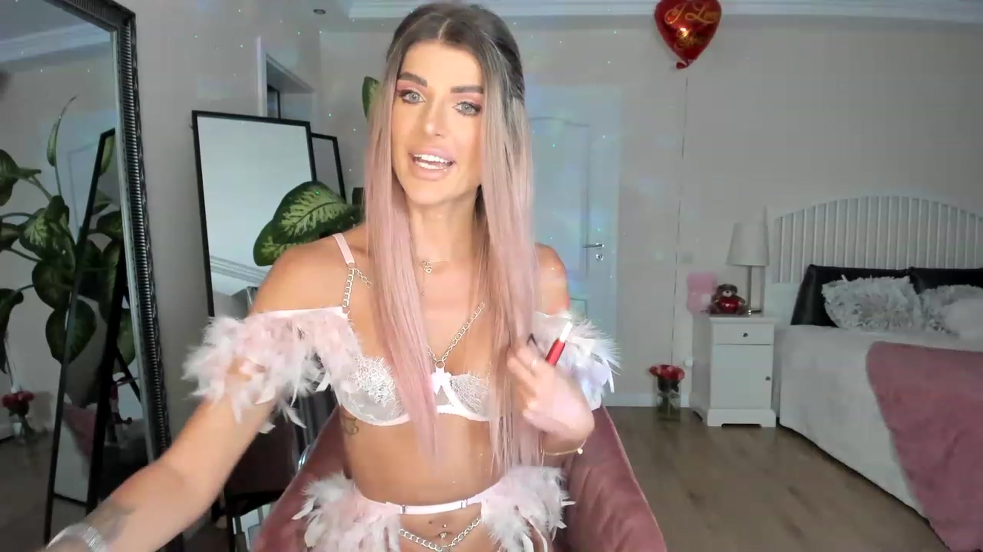Gallery image thumbnail from TotalBella's myfreecams stream on, 05/19/2023, 20:30 image 8 of 20