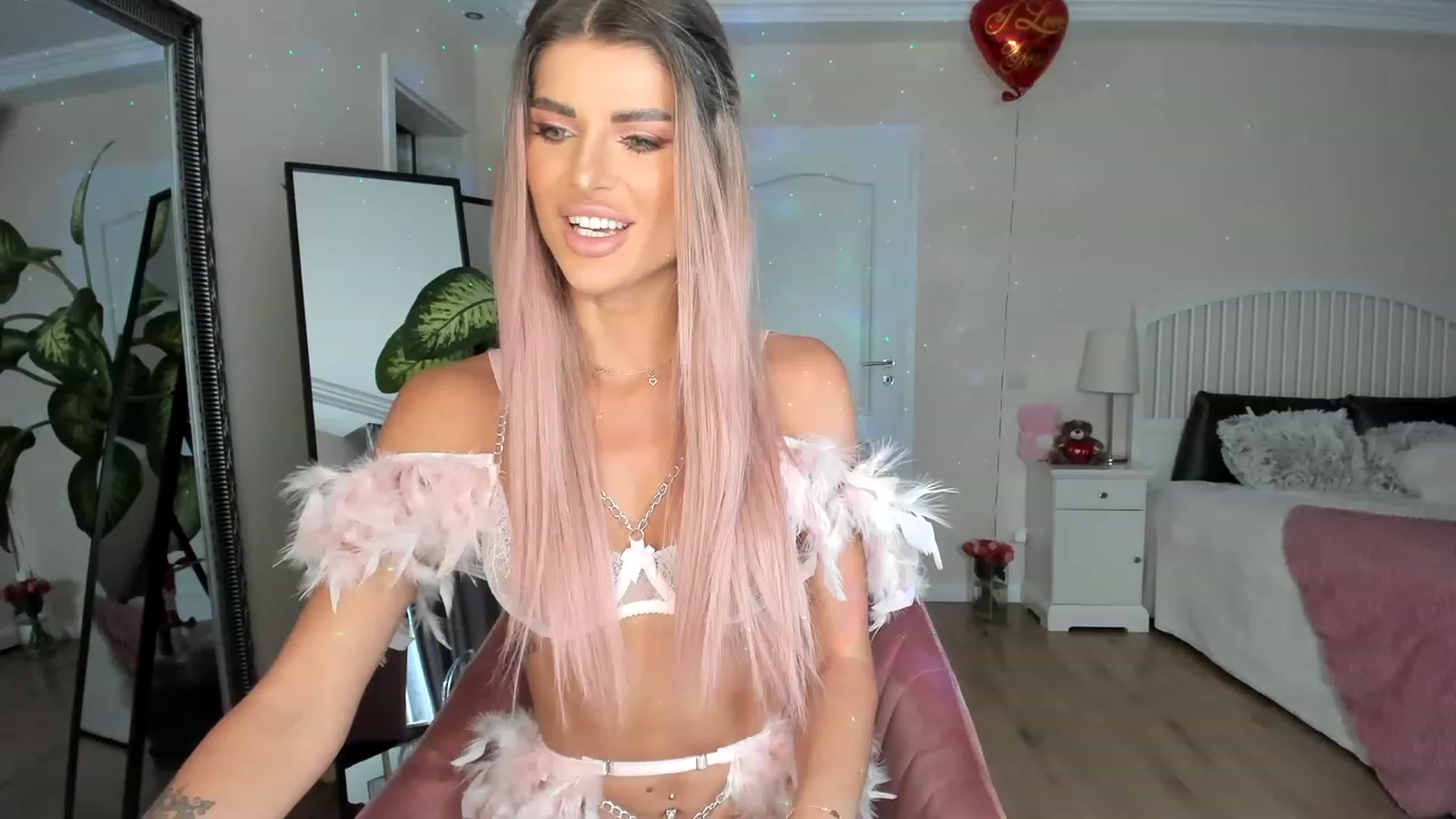 Gallery image thumbnail from TotalBella's myfreecams stream on, 05/19/2023, 20:30 image 10 of 20