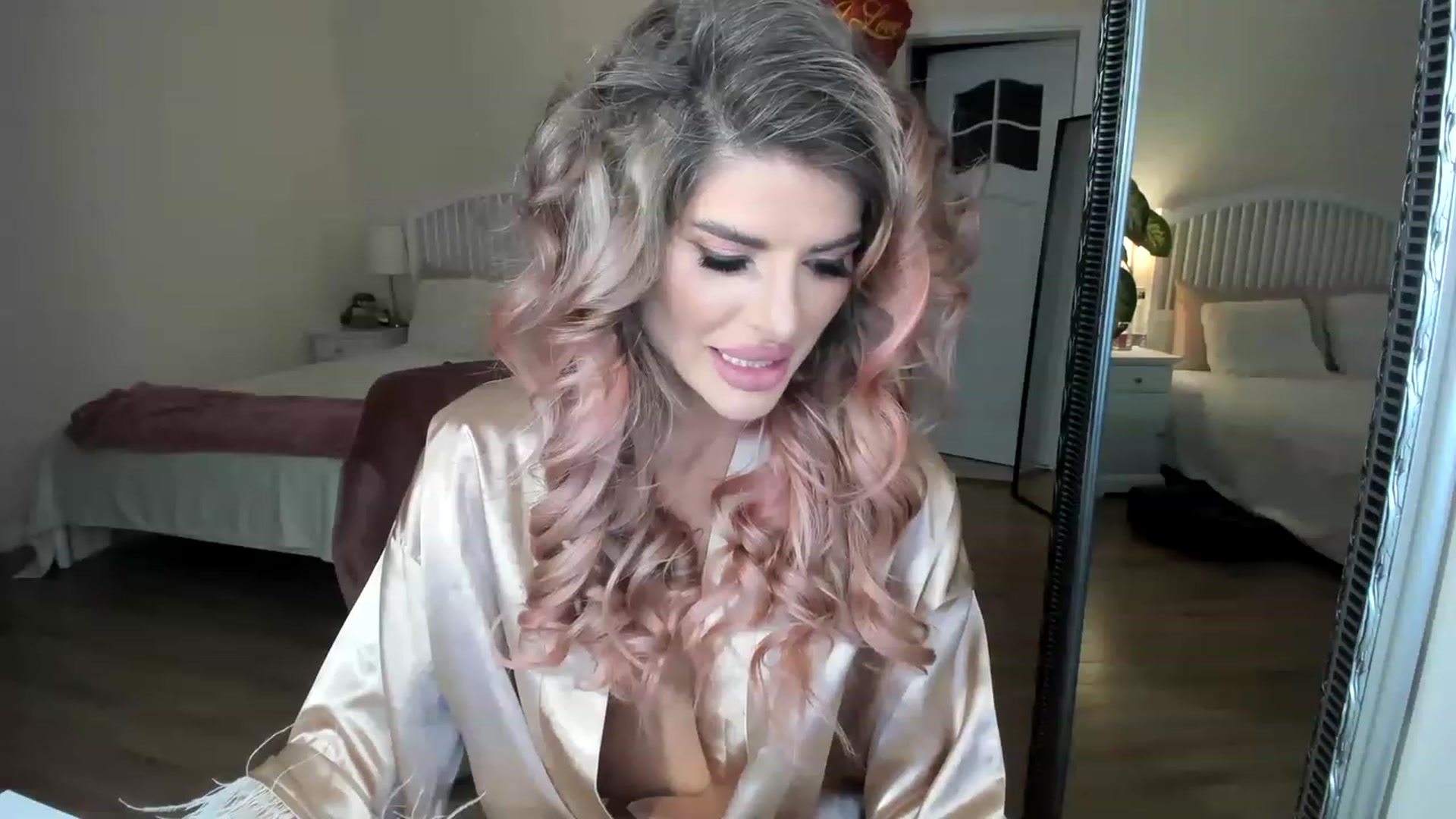 Gallery image thumbnail from TotalBella's myfreecams stream on, 06/05/2023, 23:20 image 12 of 20