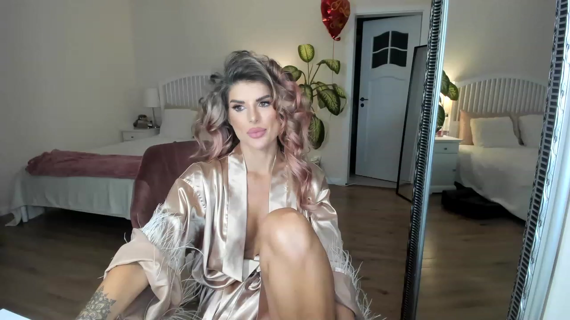 Gallery image thumbnail from TotalBella's myfreecams stream on, 06/05/2023, 23:20 image 14 of 20