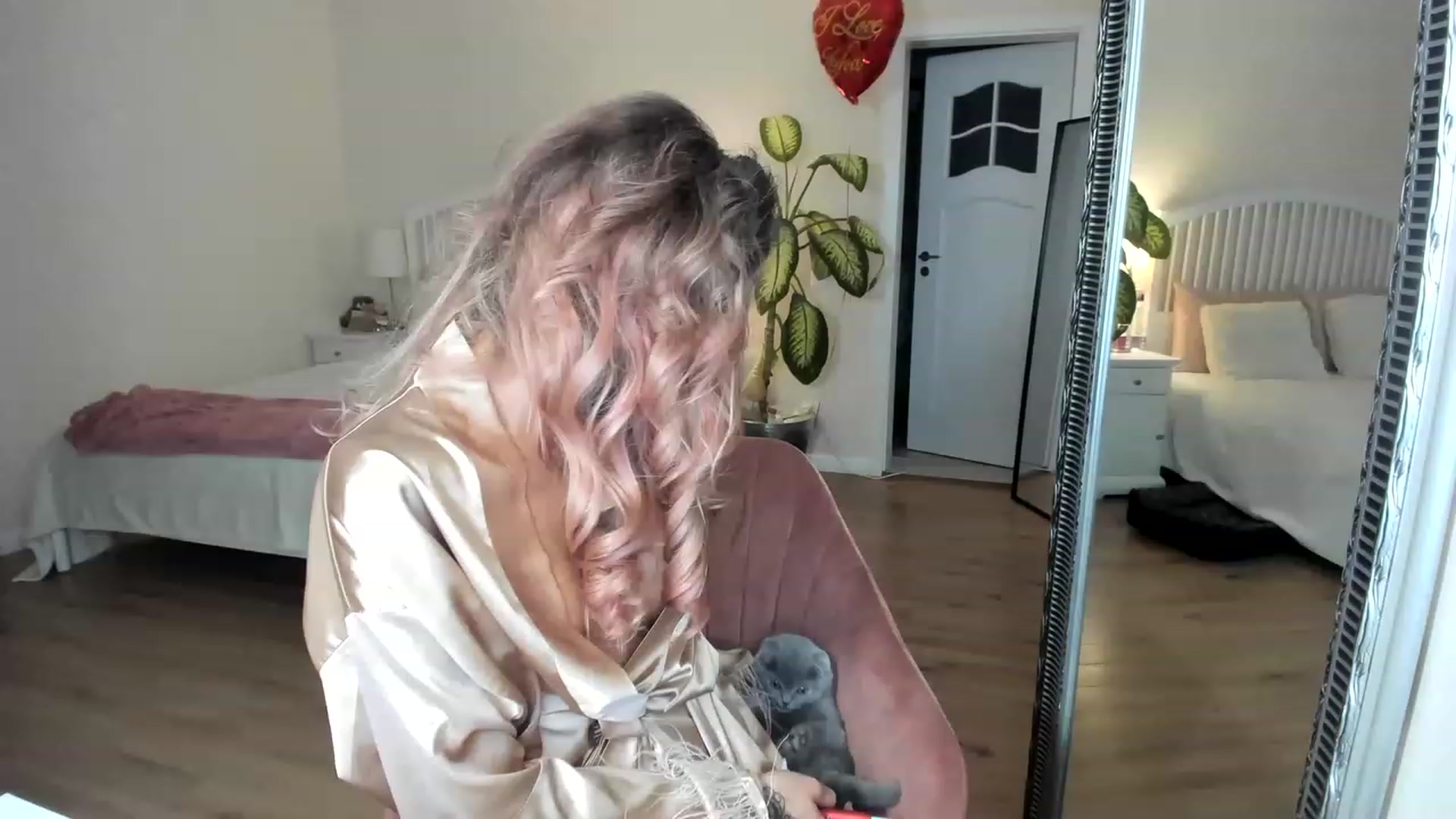 Gallery image thumbnail from TotalBella's myfreecams stream on, 06/05/2023, 23:20 image 8 of 20
