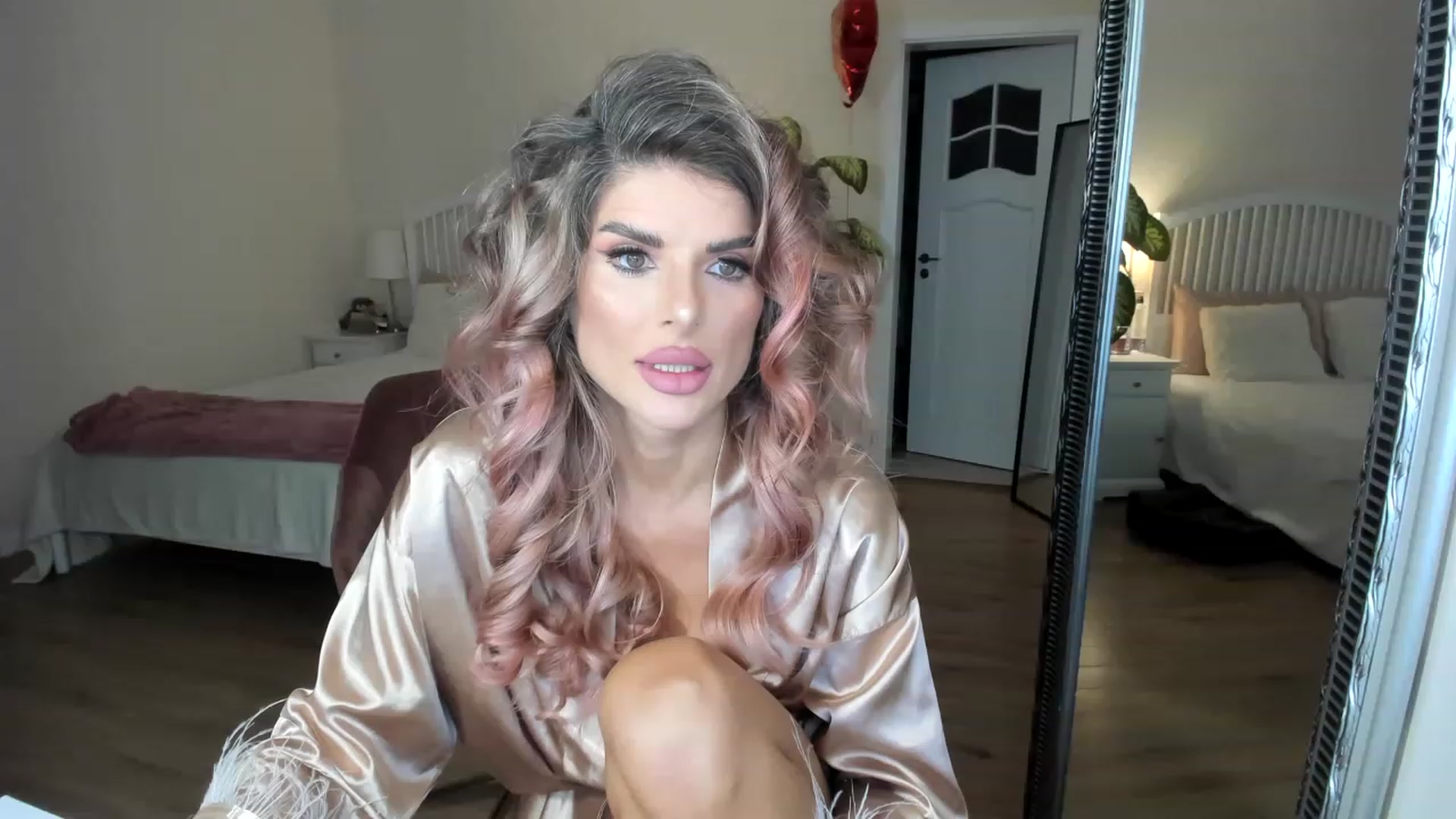 Gallery image thumbnail from TotalBella's myfreecams stream on, 06/05/2023, 23:20 image 10 of 20
