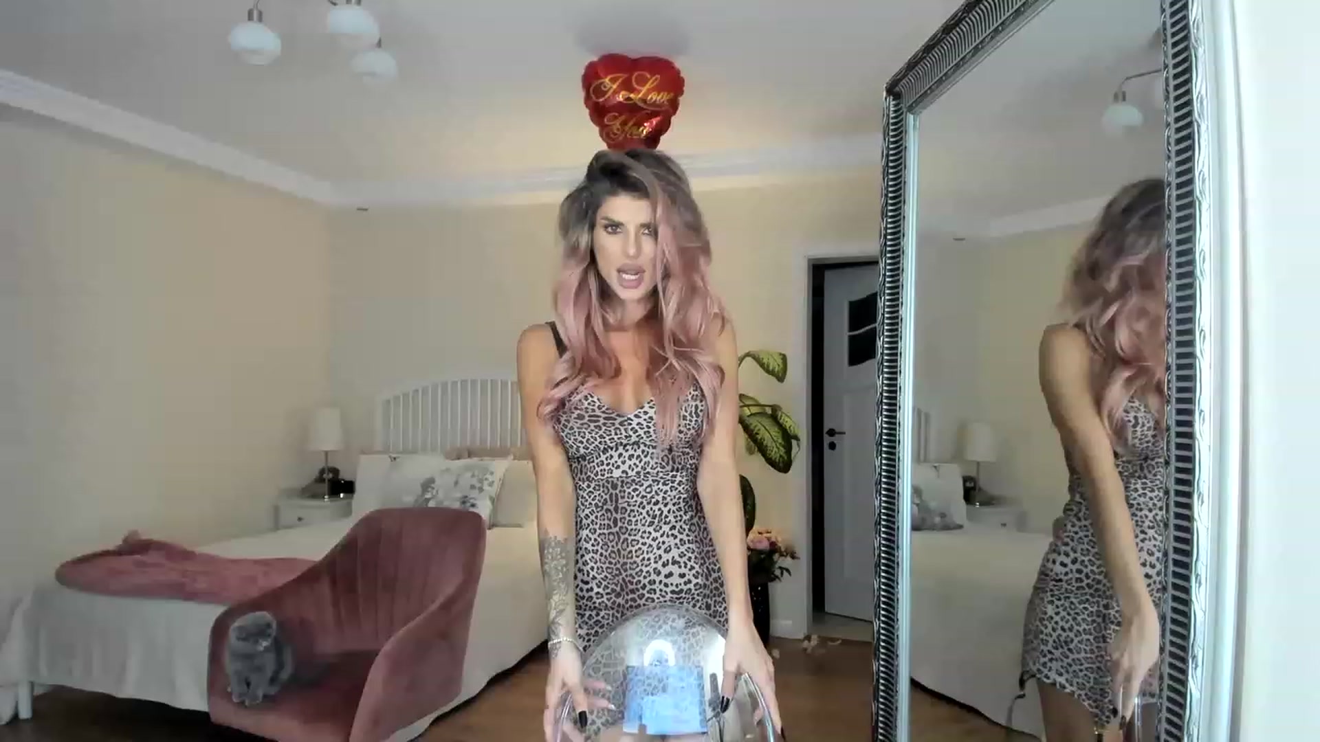 Gallery image thumbnail from TotalBella's myfreecams stream on, 06/08/2023, 24:17 image 14 of 20