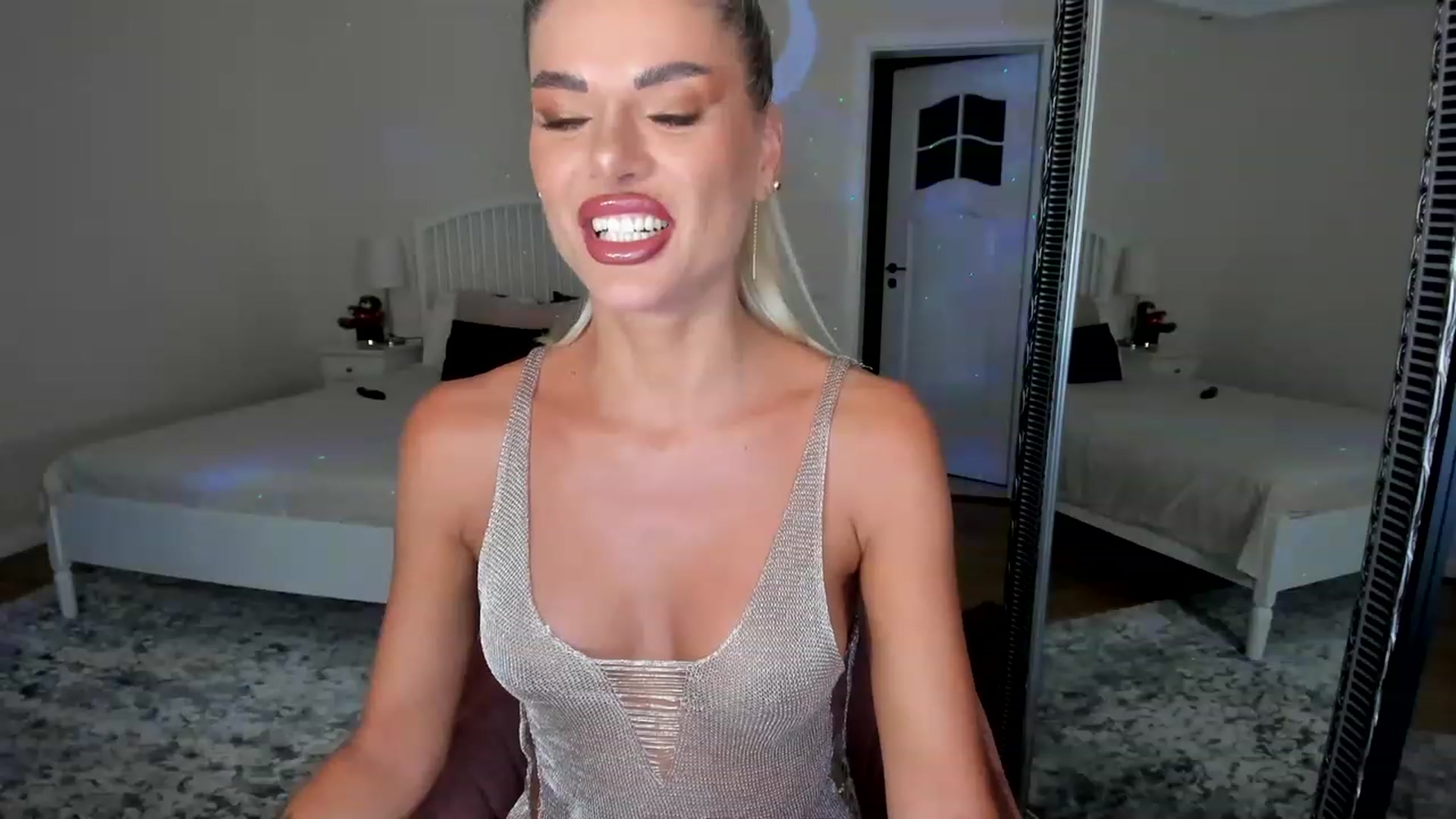 Gallery image thumbnail from TotalBella's myfreecams stream on, 07/27/2023, 21:43 image 2 of 20