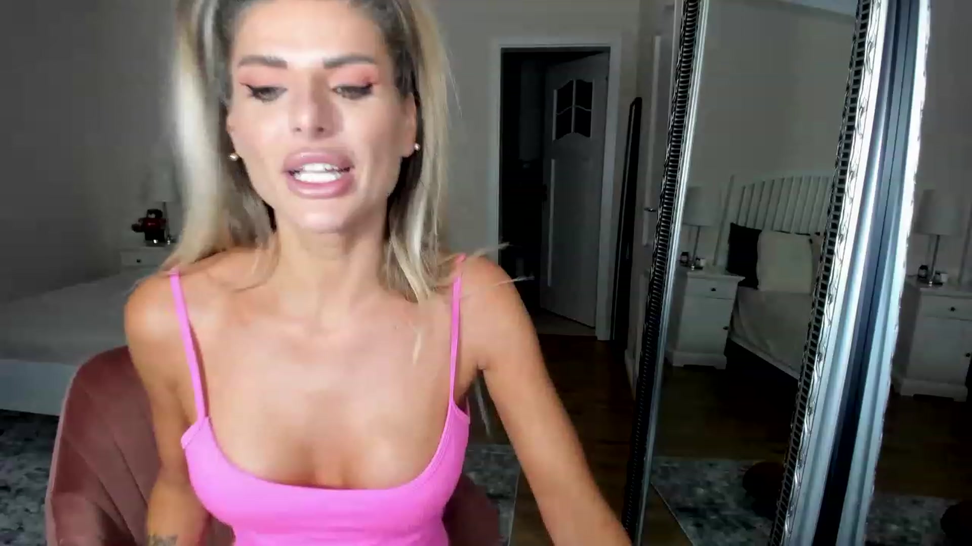 Gallery image thumbnail from TotalBella's myfreecams stream on, 07/30/2023, 01:03 image 20 of 20