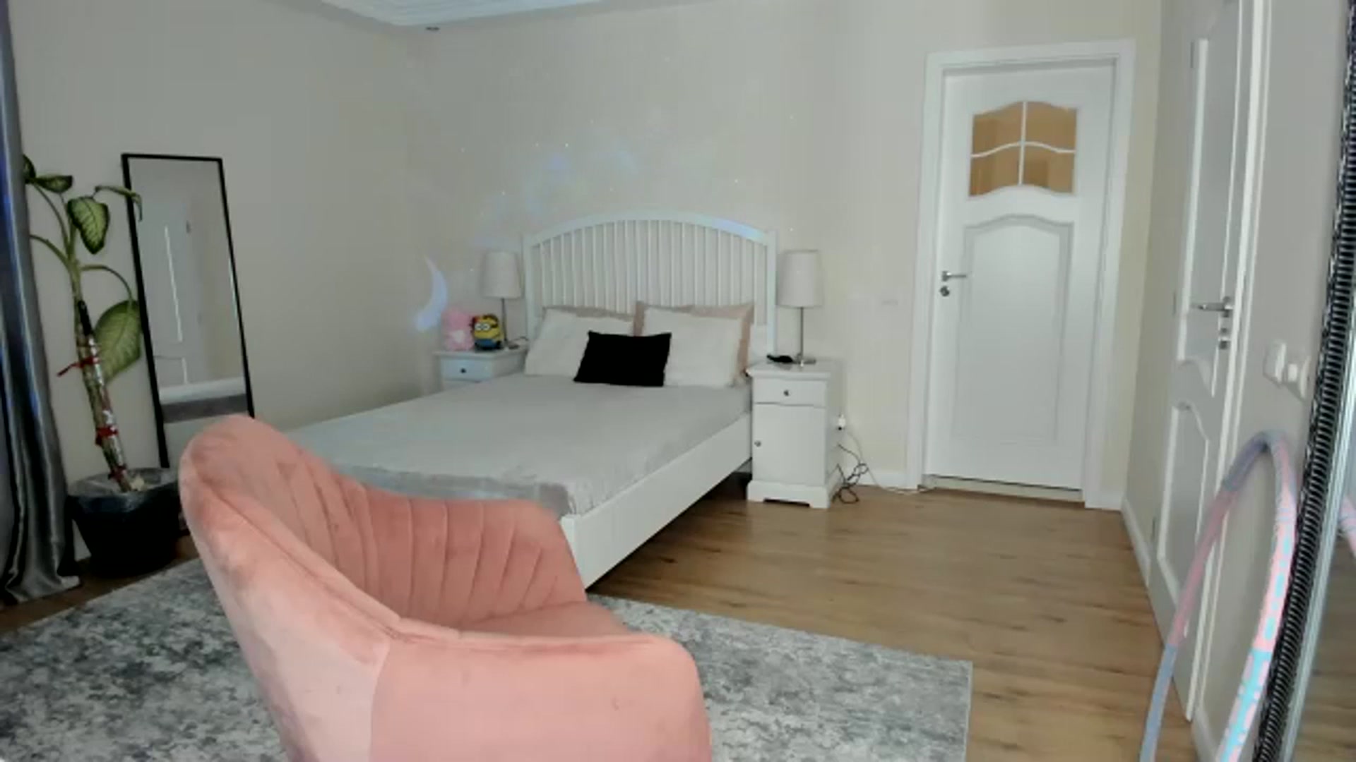 Gallery image thumbnail from TotalBella's myfreecams stream on, 09/08/2023, 23:36 image 16 of 20