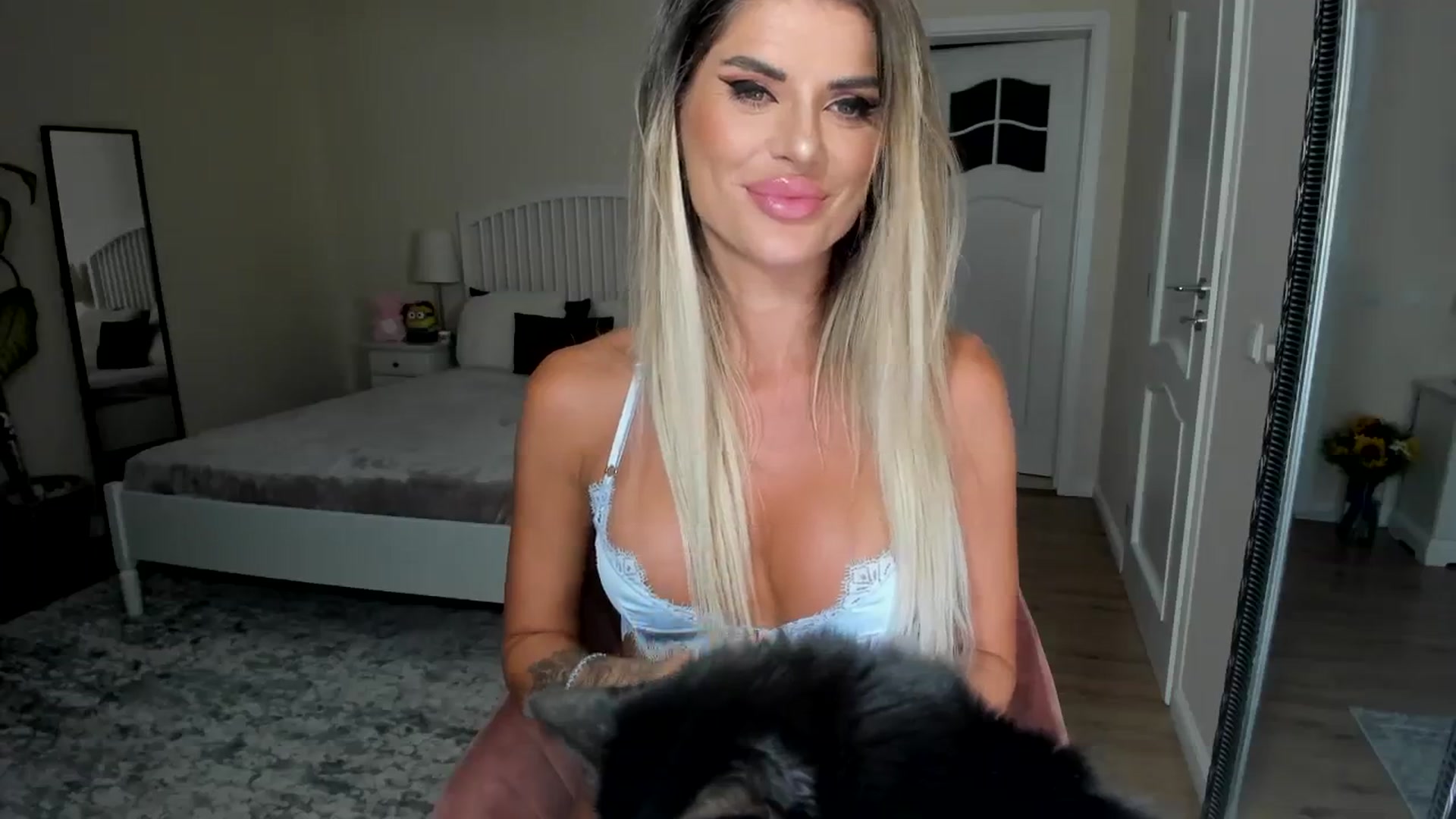 Gallery image thumbnail from TotalBella's myfreecams stream on, 09/11/2023, 22:33 image 15 of 20