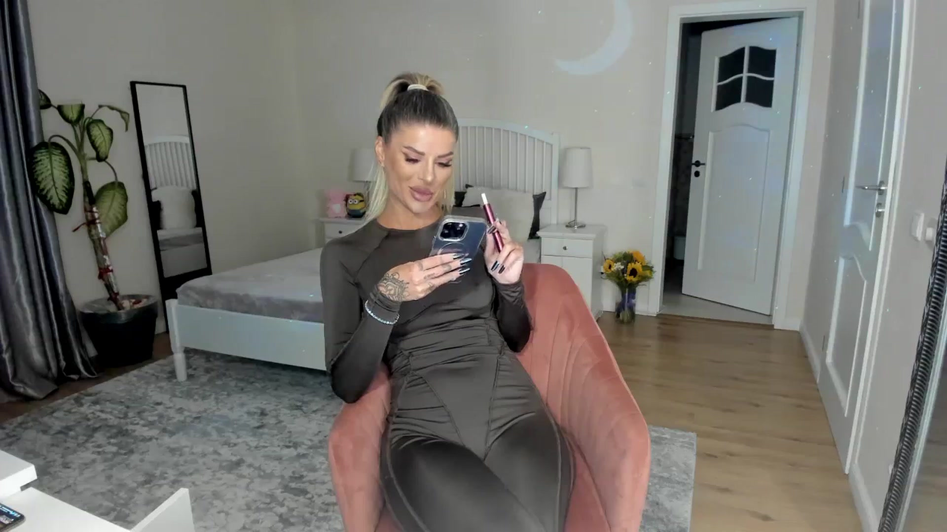 Gallery image thumbnail from TotalBella's myfreecams stream on, 09/13/2023, 21:57 image 5 of 20