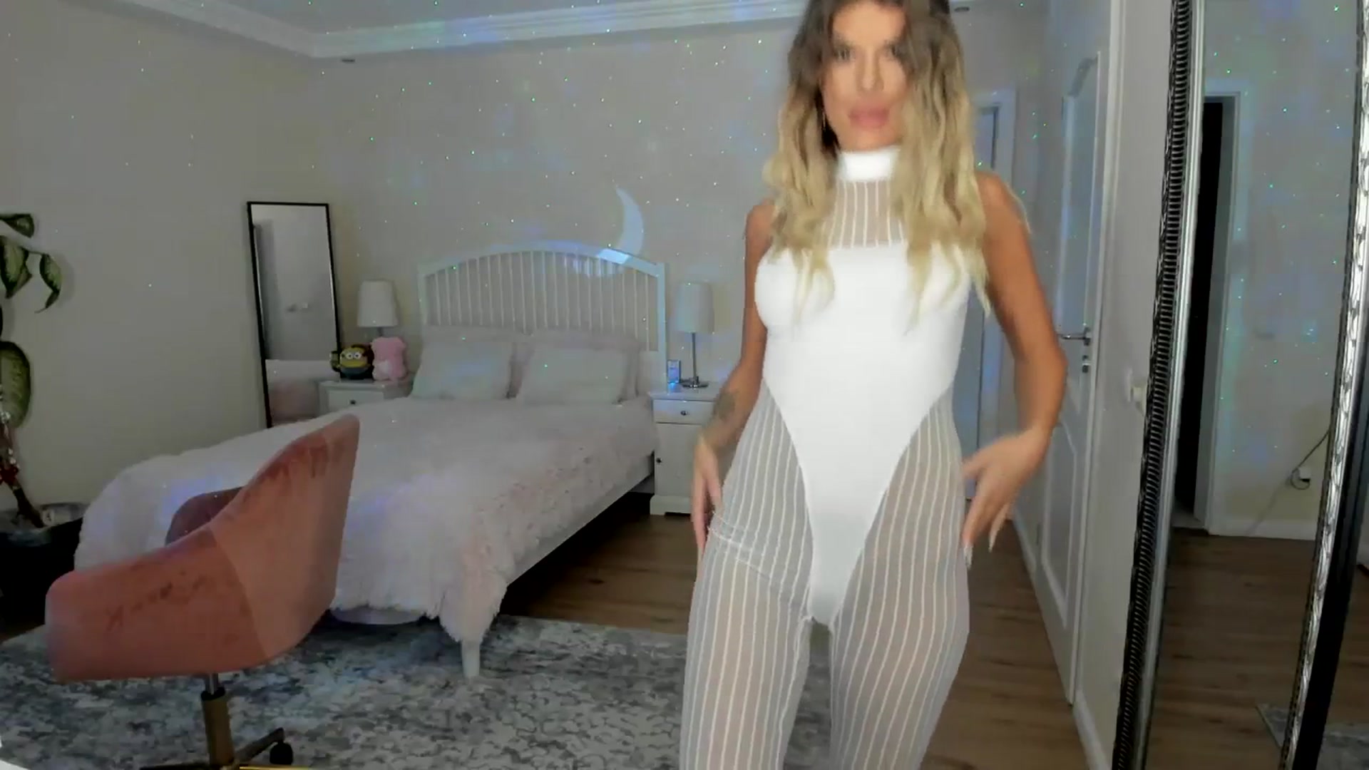 Gallery image thumbnail from TotalBella's myfreecams stream on, 11/01/2023, 23:38 image 10 of 20