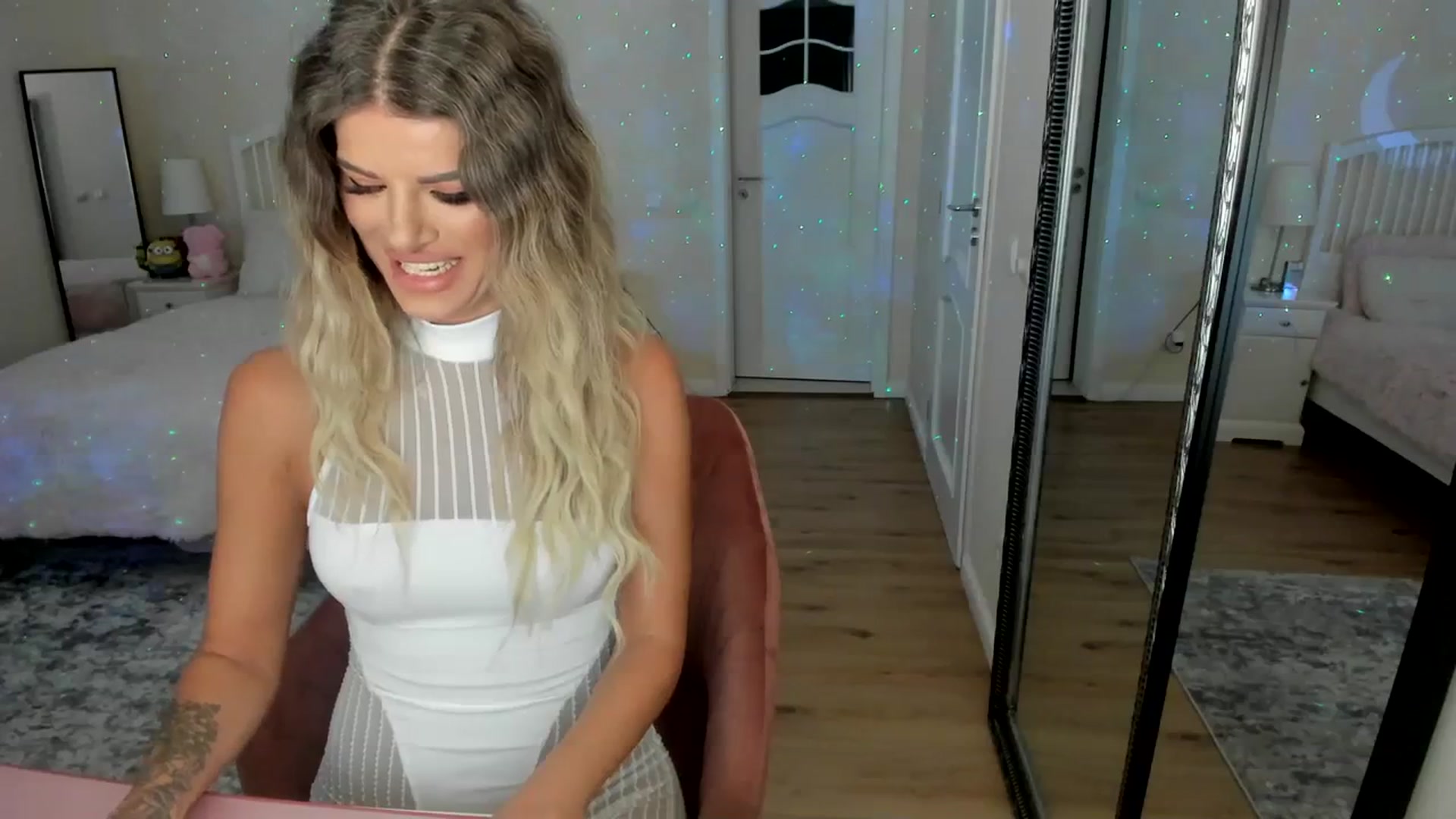 Gallery image thumbnail from TotalBella's myfreecams stream on, 11/02/2023, 01:19 image 8 of 20