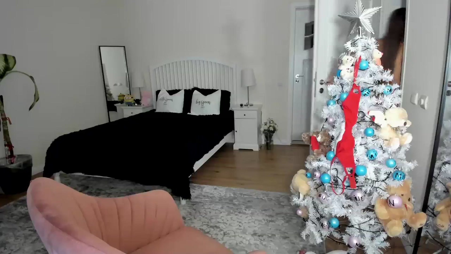 Gallery image thumbnail from TotalBella's myfreecams stream on, 12/24/2023, 02:29 image 9 of 20