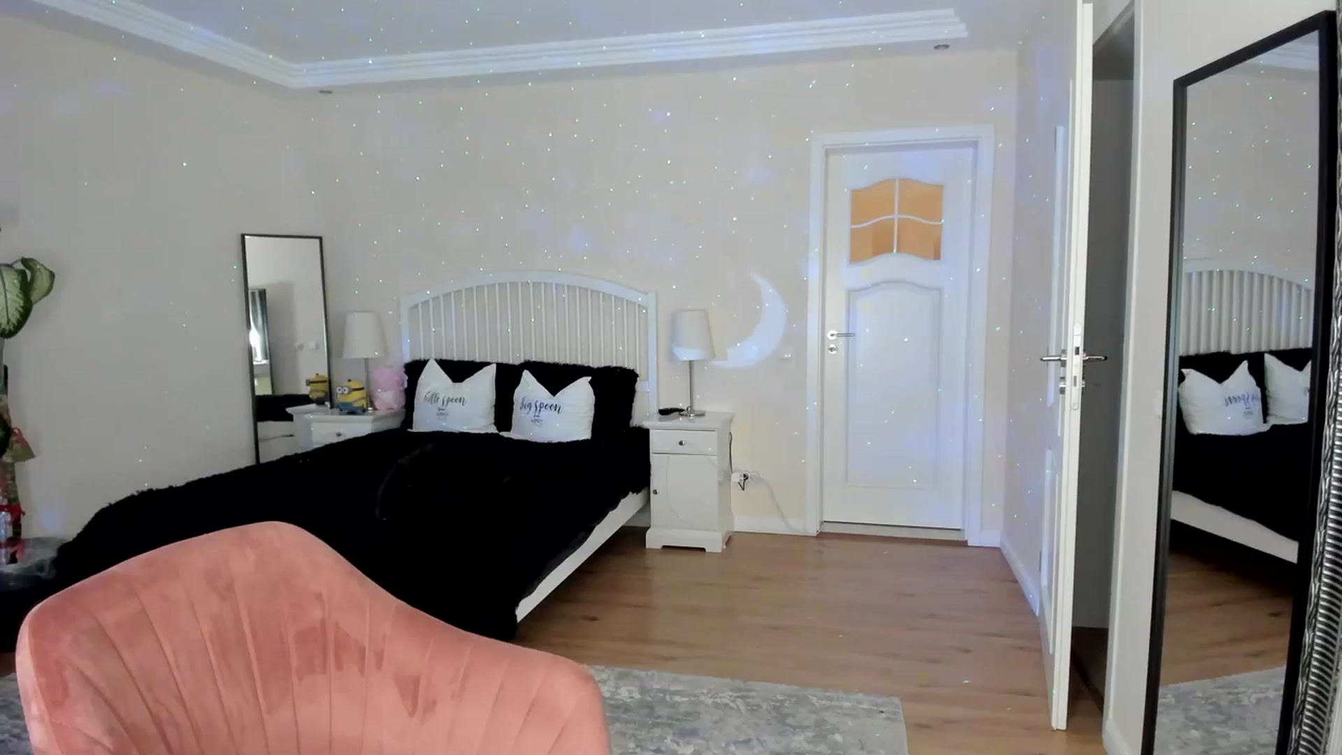 Gallery image thumbnail from TotalBella's myfreecams stream on, 01/25/2024, 24:44 image 2 of 20