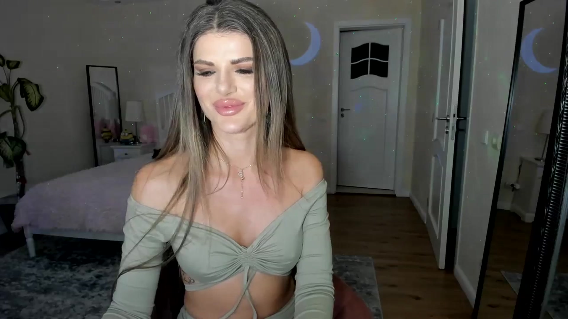 Gallery image thumbnail from TotalBella's myfreecams stream on, 01/30/2024, 24:01 image 9 of 20