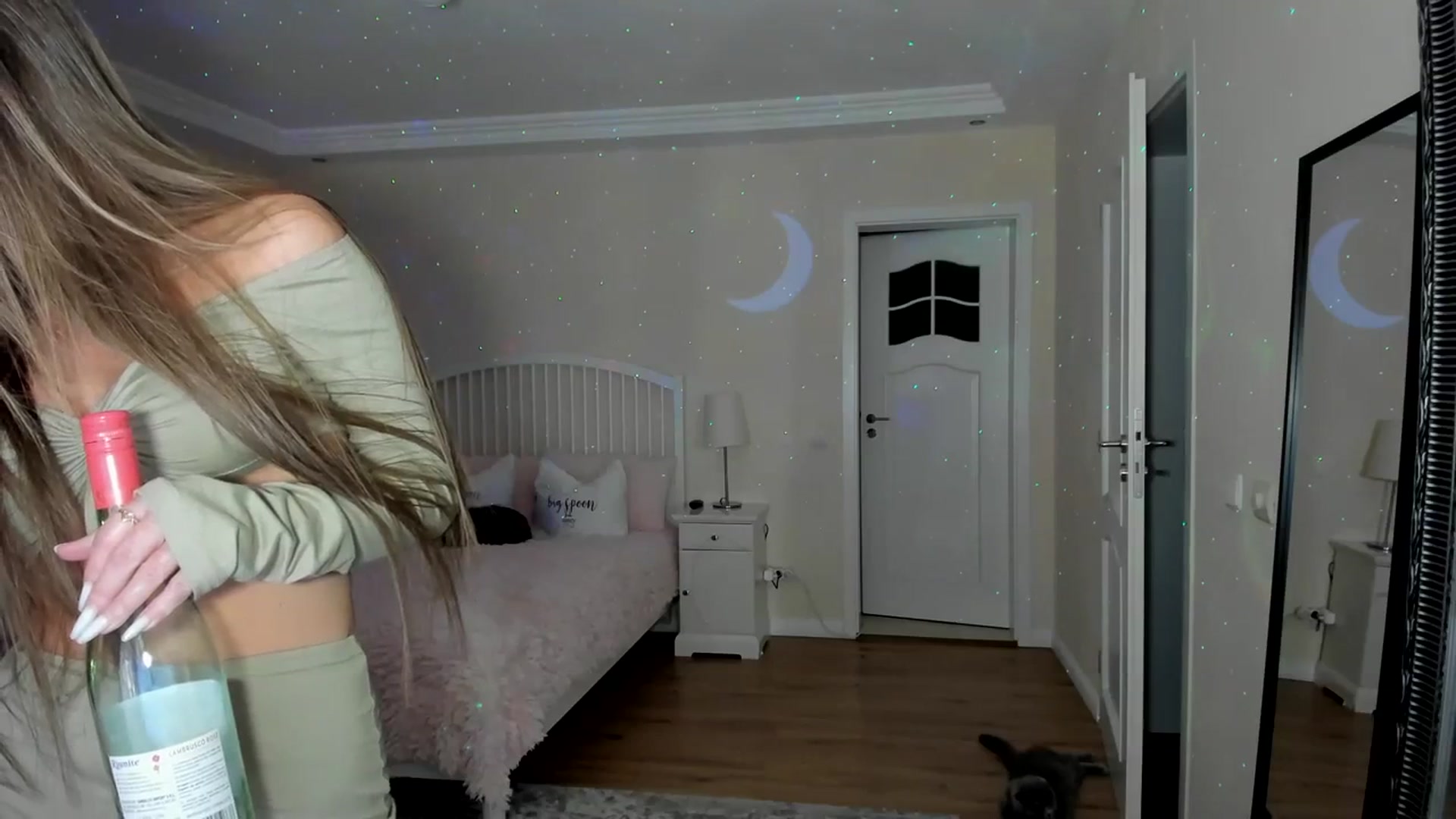 Gallery image thumbnail from TotalBella's myfreecams stream on, 01/30/2024, 01:44 image 3 of 20
