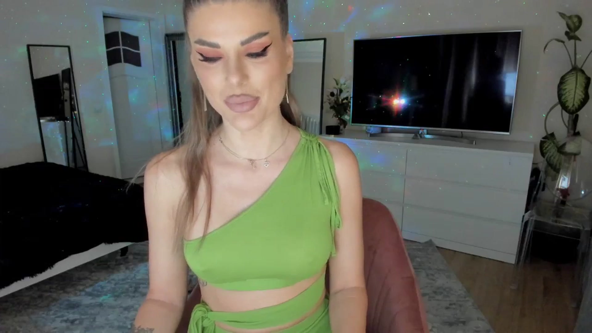 Gallery image thumbnail from TotalBella's myfreecams stream on, 03/04/2024, 22:41 image 2 of 20
