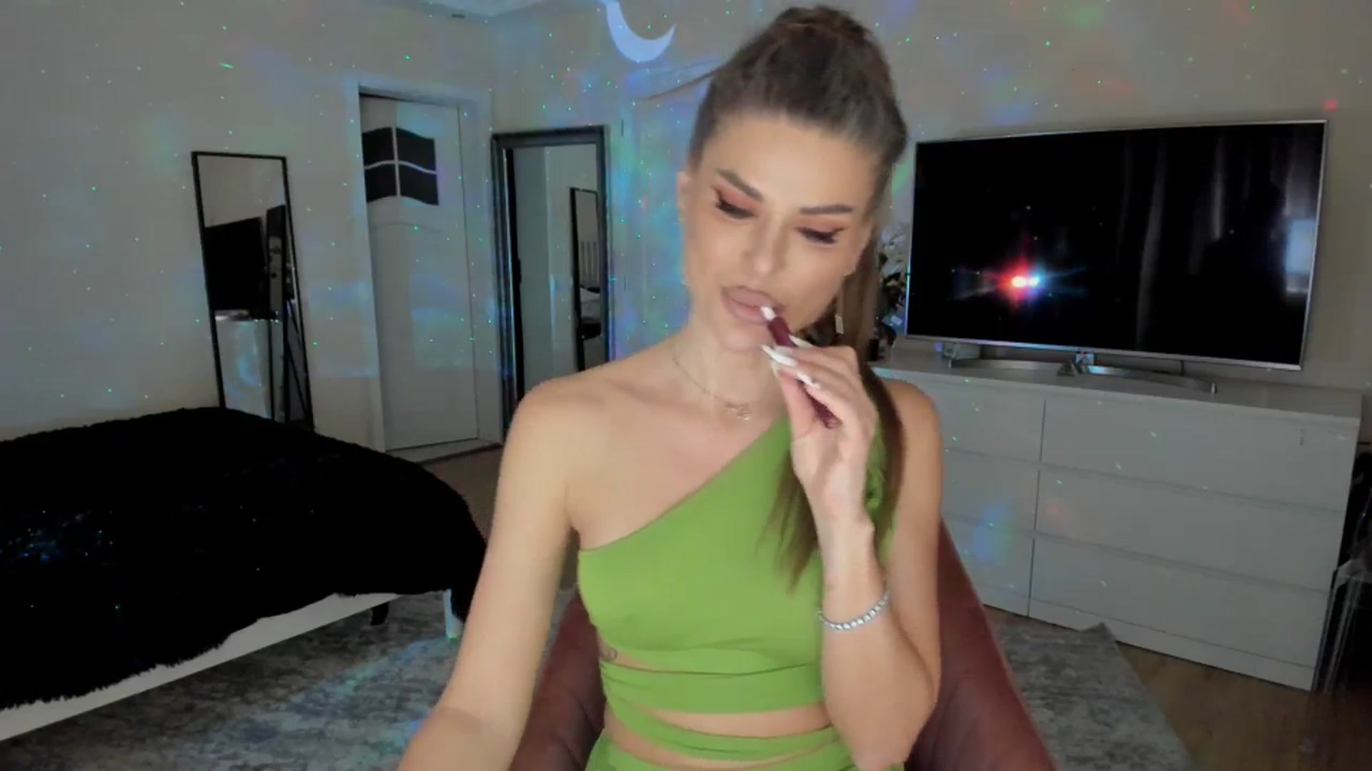 Gallery image thumbnail from TotalBella's myfreecams stream on, 03/05/2024, 01:36 image 3 of 20
