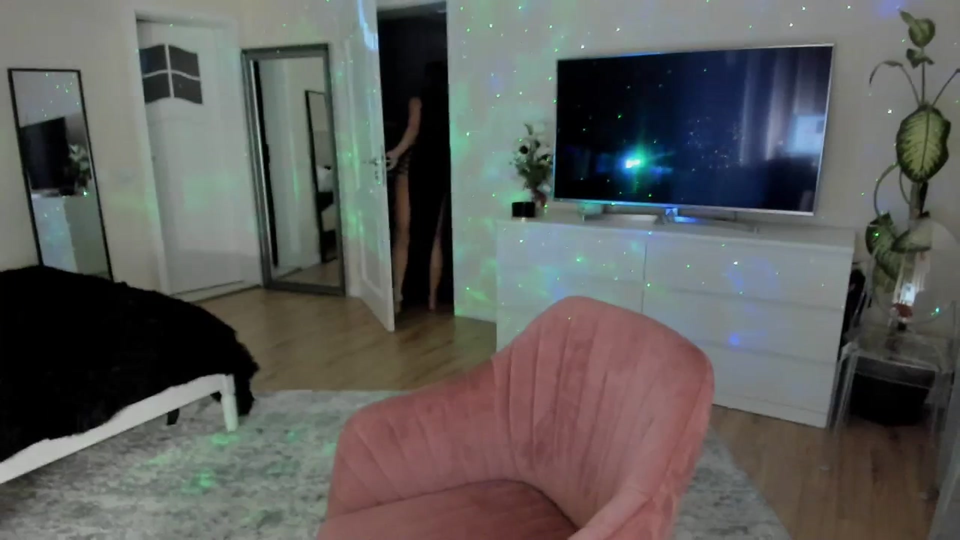 Gallery image thumbnail from TotalBella's myfreecams stream on, 03/05/2024, 22:25 image 2 of 20