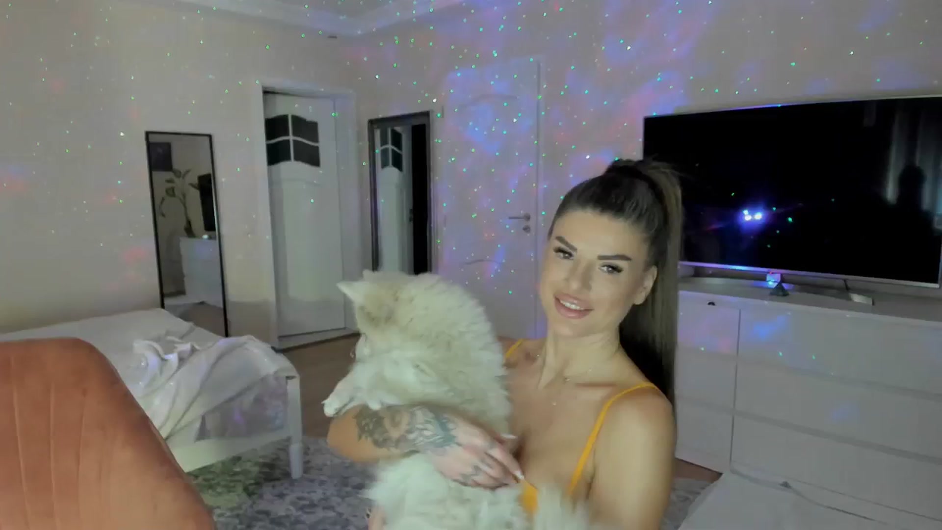 Gallery image thumbnail from TotalBella's myfreecams stream on, 03/11/2024, 22:21 image 8 of 20