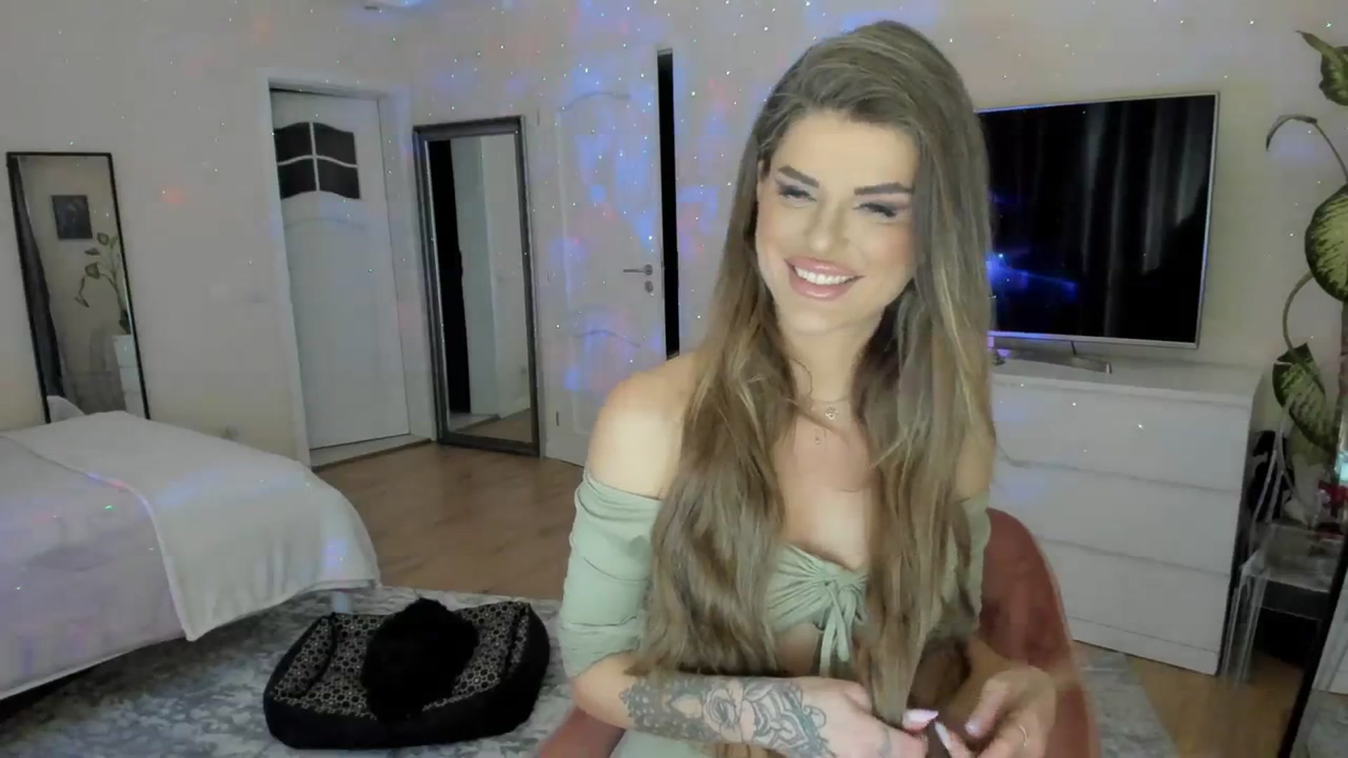 Gallery image thumbnail from TotalBella's myfreecams stream on, 03/15/2024, 22:55 image 8 of 20
