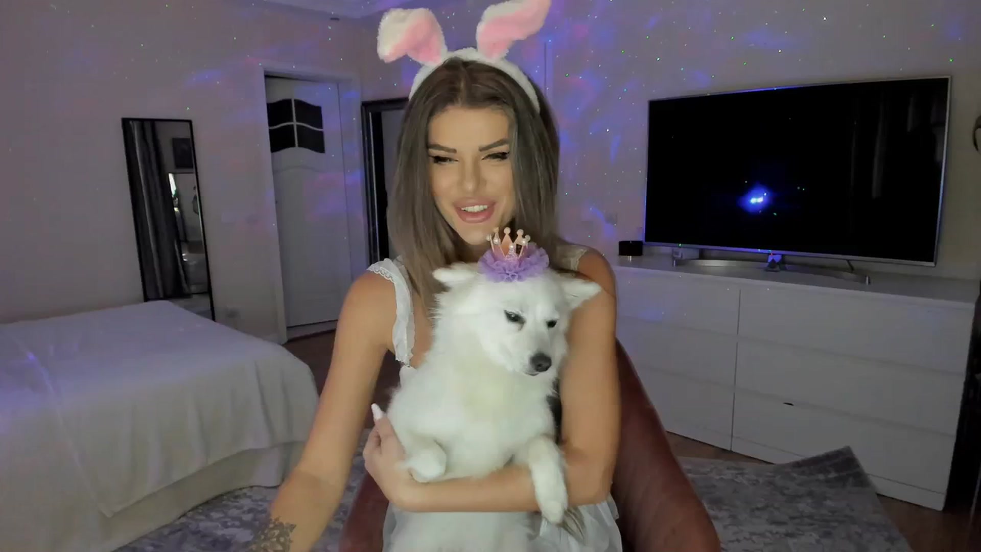 Gallery image thumbnail from TotalBella's myfreecams stream on, 03/31/2024, 21:42 image 14 of 20