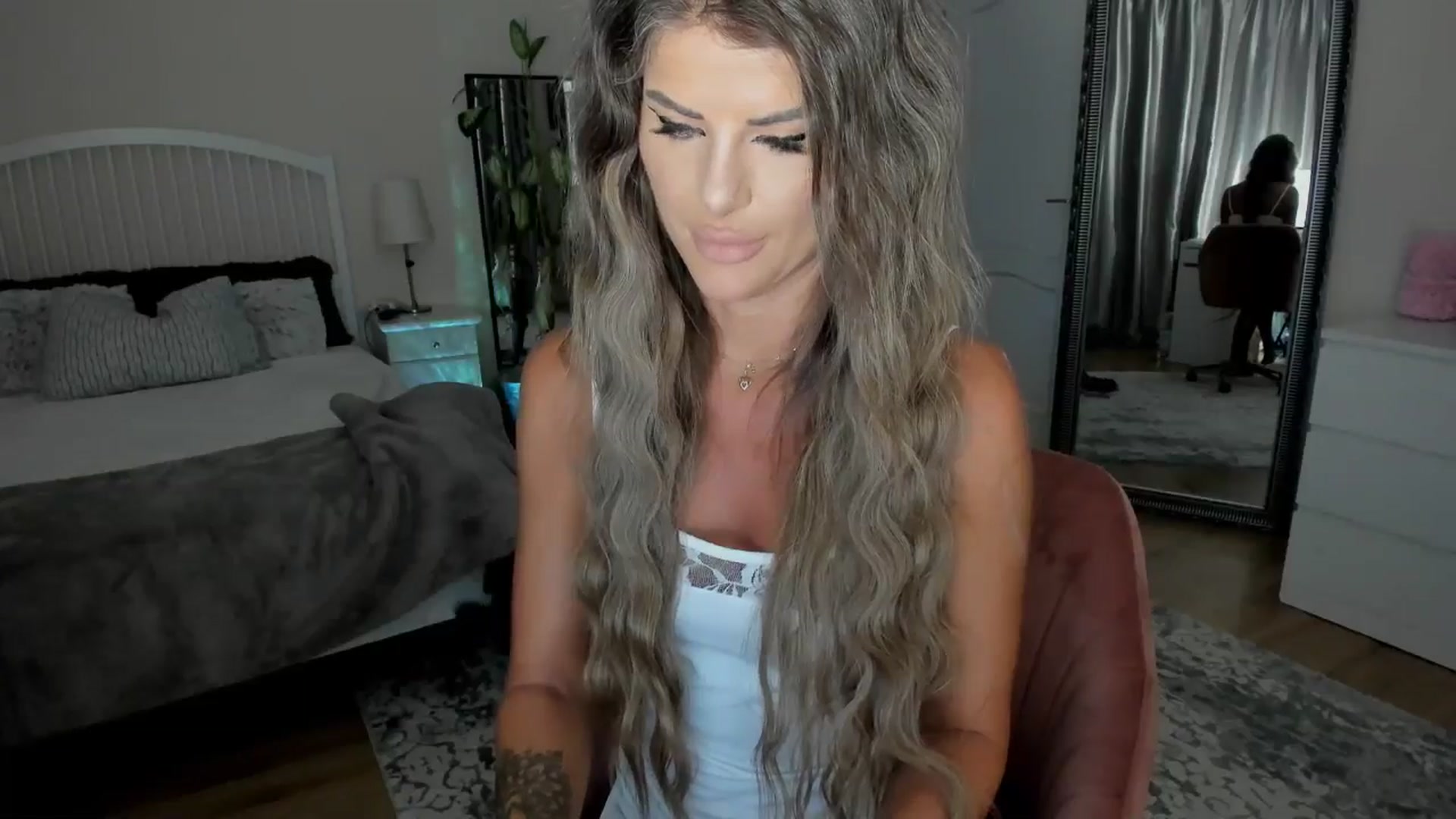 Gallery image thumbnail from TotalBella's myfreecams stream on, 06/25/2024, 21:25 image 13 of 20