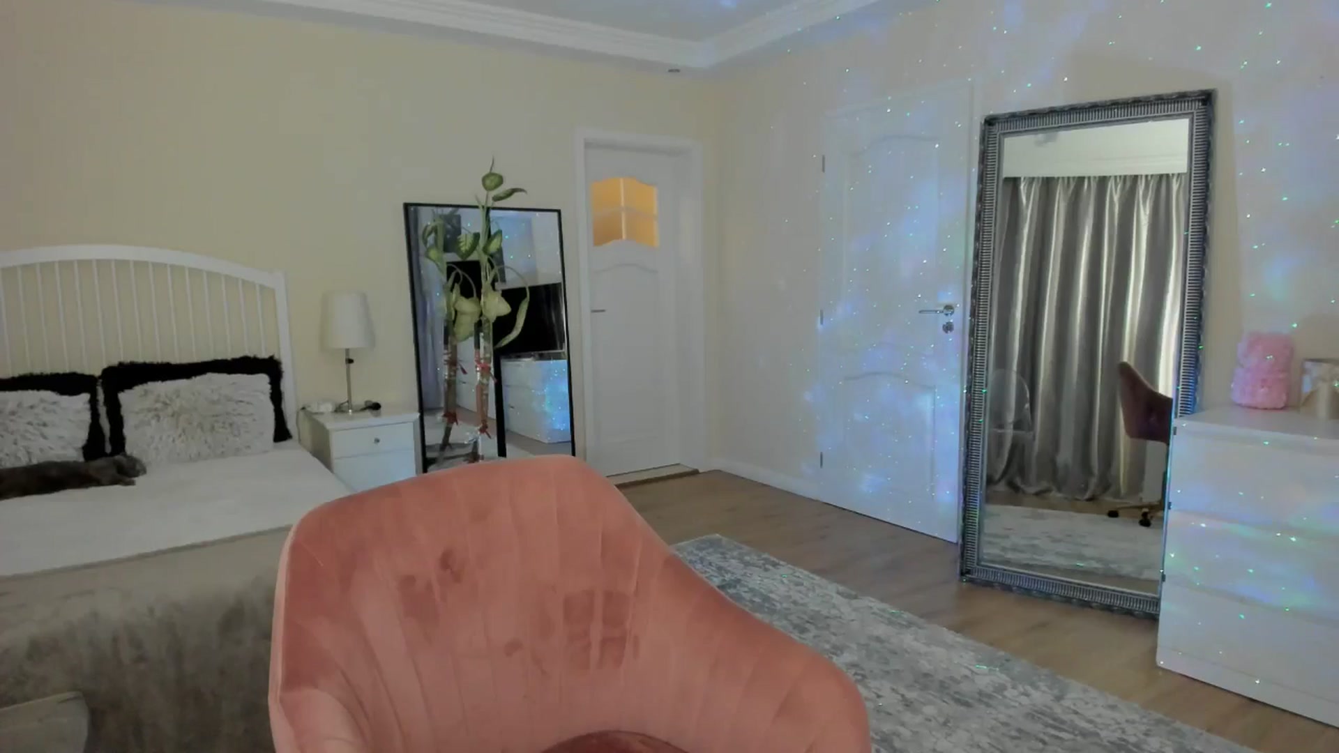 Gallery image thumbnail from TotalBella's myfreecams stream on, 07/07/2024, 24:01 image 5 of 20