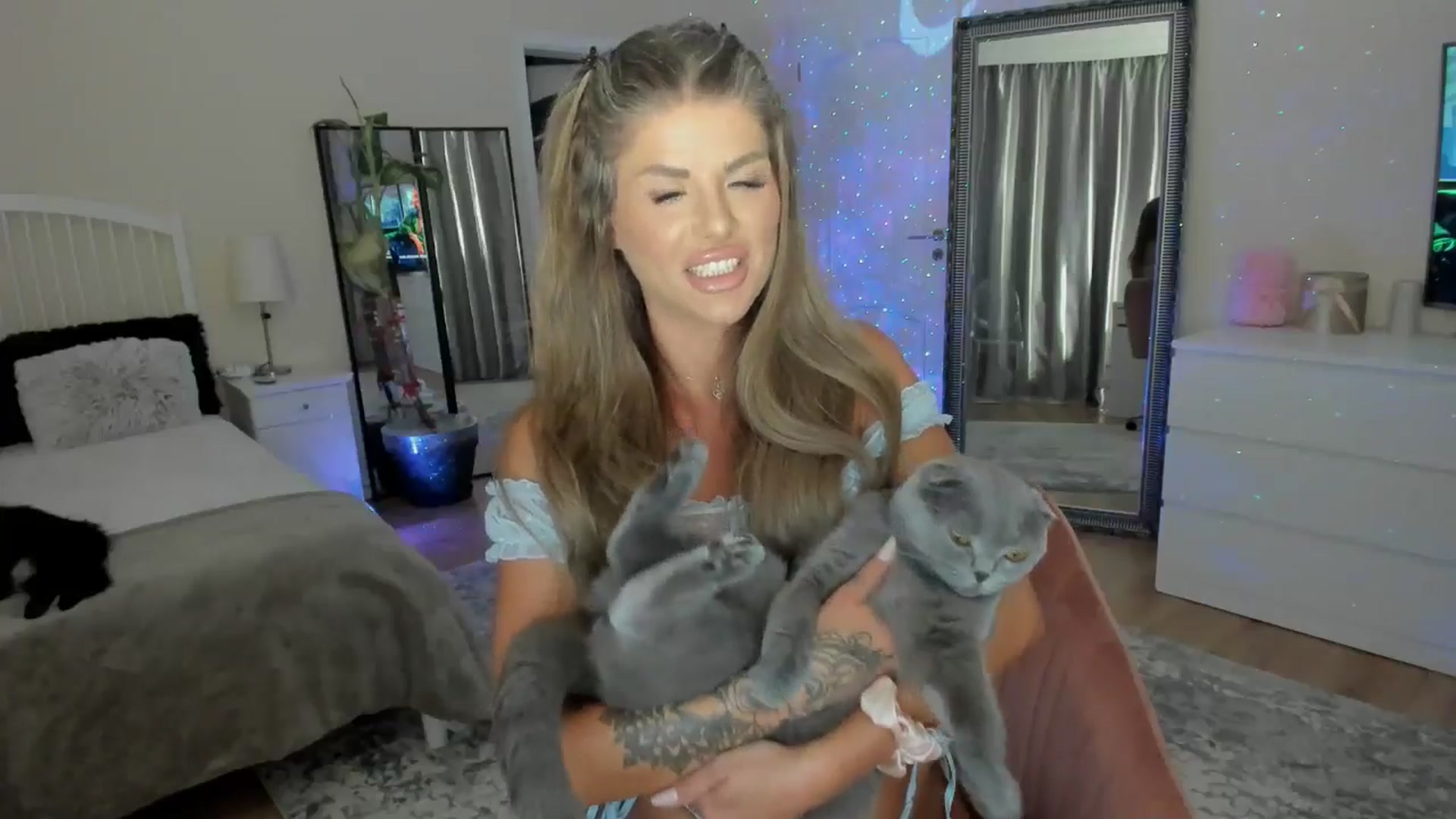 Gallery image thumbnail from TotalBella's myfreecams stream on, 07/07/2024, 21:42 image 2 of 20
