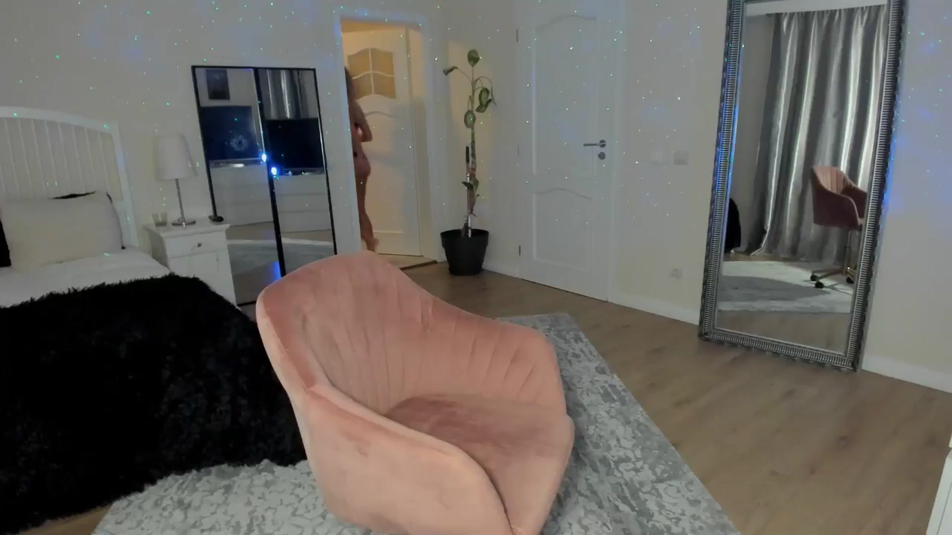 Gallery image thumbnail from TotalBella's myfreecams stream on, 09/14/2024, 24:12 image 10 of 20