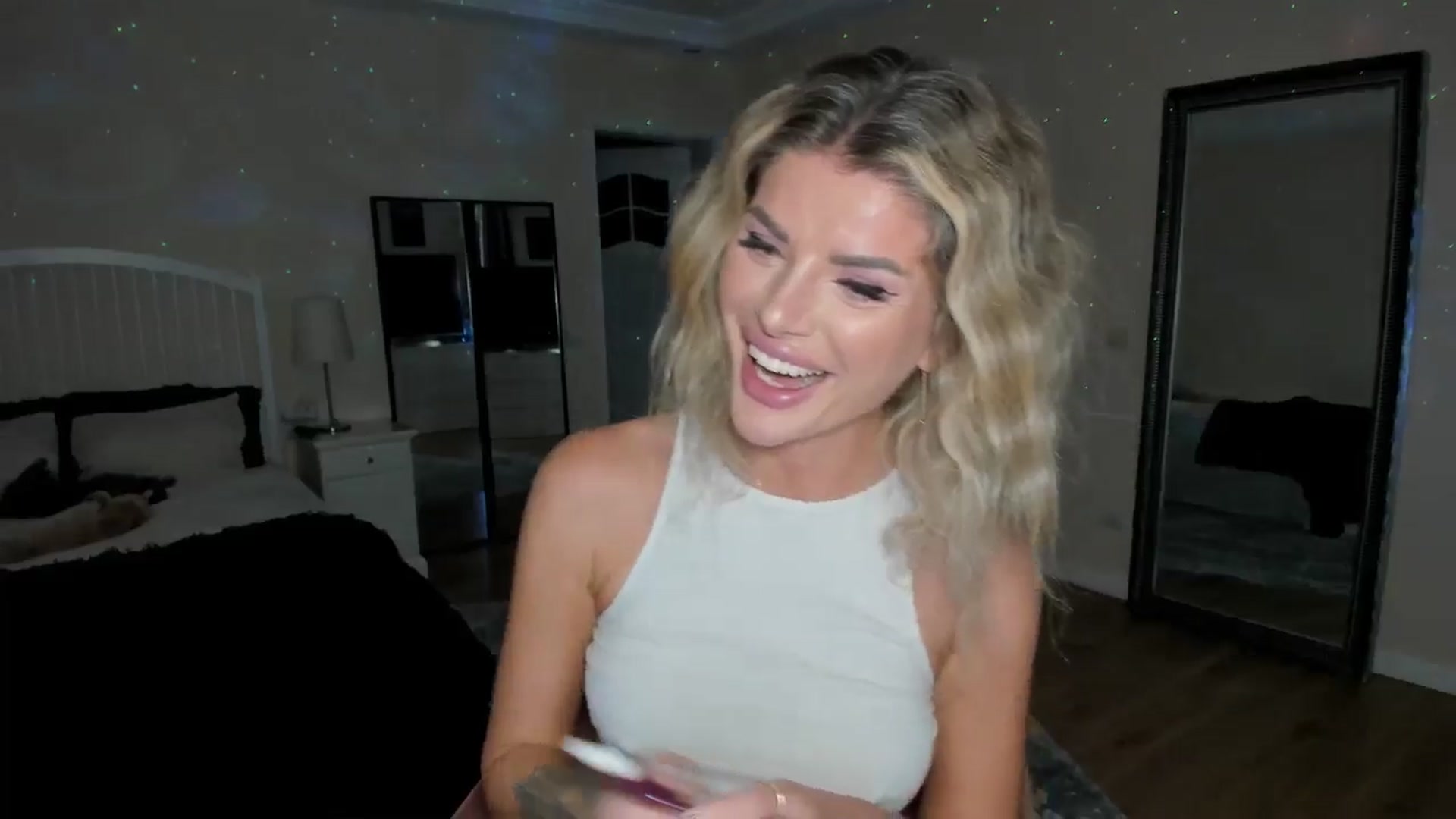 Gallery image thumbnail from TotalBella's myfreecams stream on, 10/05/2024, 24:04 image 15 of 20