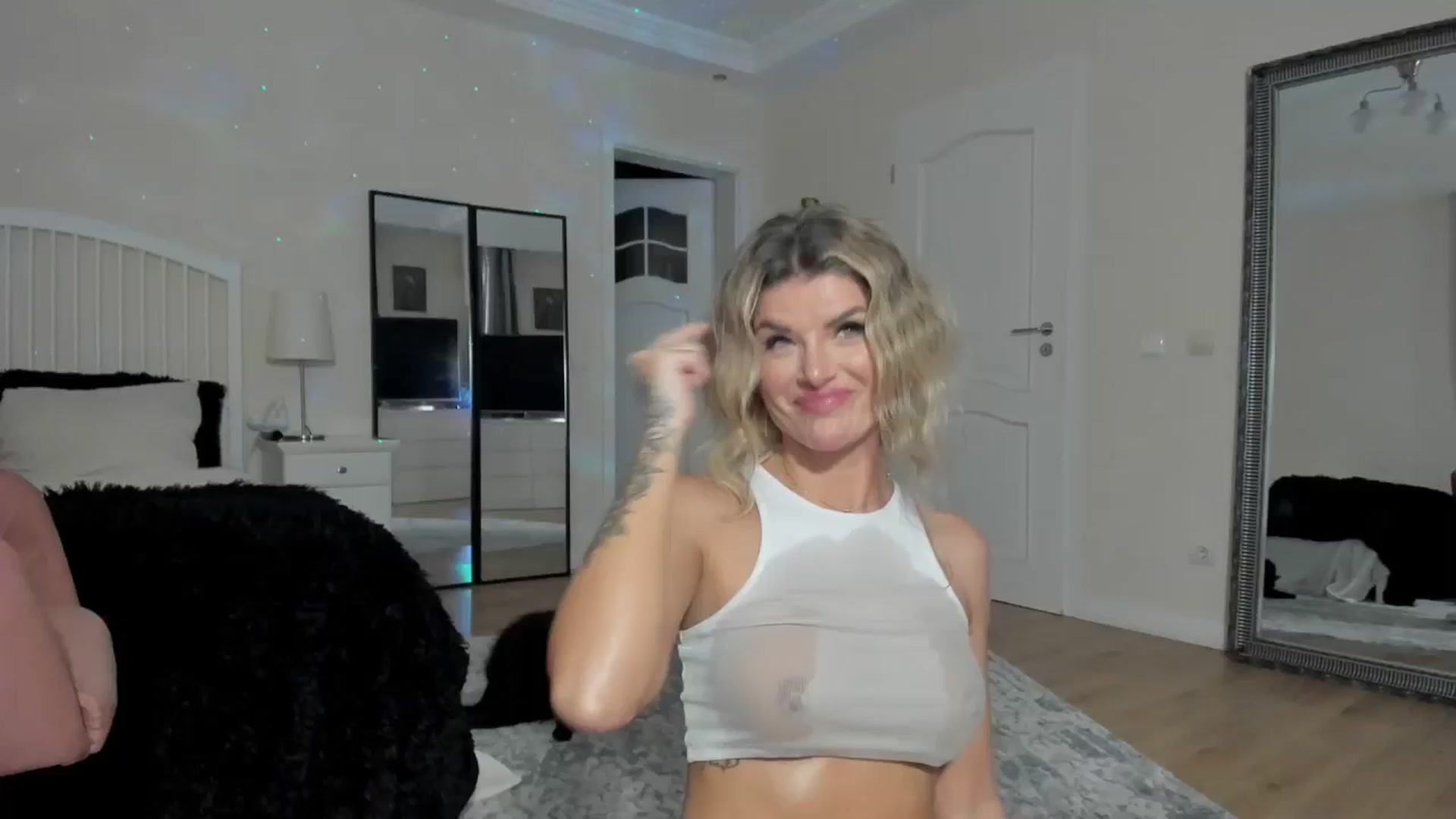 Gallery image thumbnail from TotalBella's myfreecams stream on, 10/05/2024, 02:32 image 19 of 20