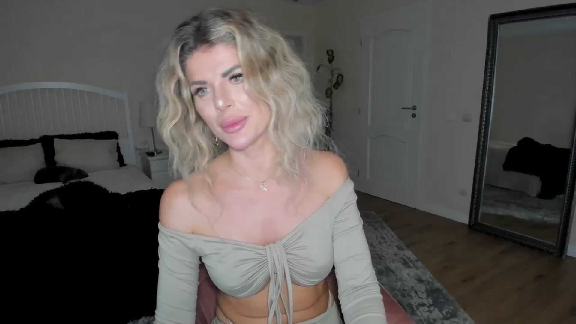 Gallery image thumbnail from TotalBella's myfreecams stream on, 10/05/2024, 23:51 image 11 of 20