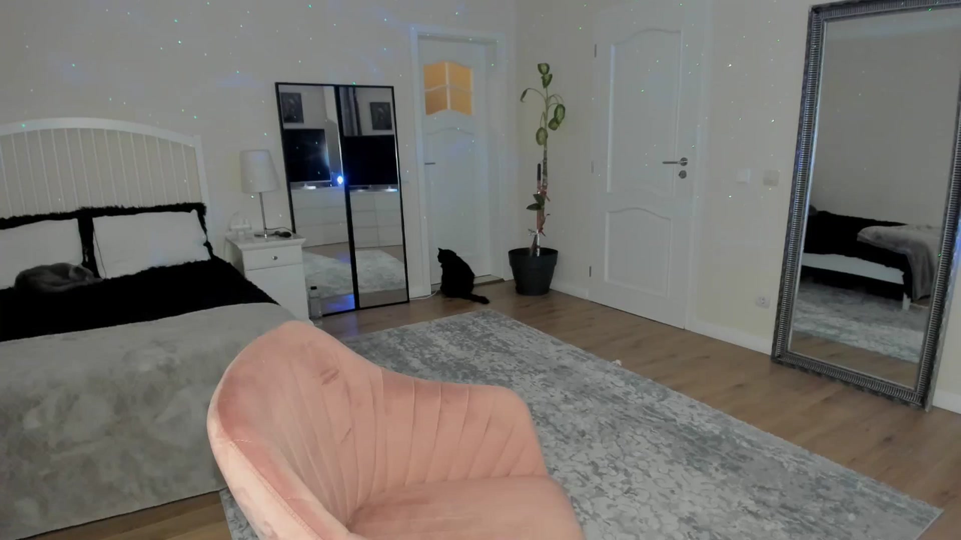 Gallery image thumbnail from TotalBella's myfreecams stream on, 10/06/2024, 23:23 image 13 of 20