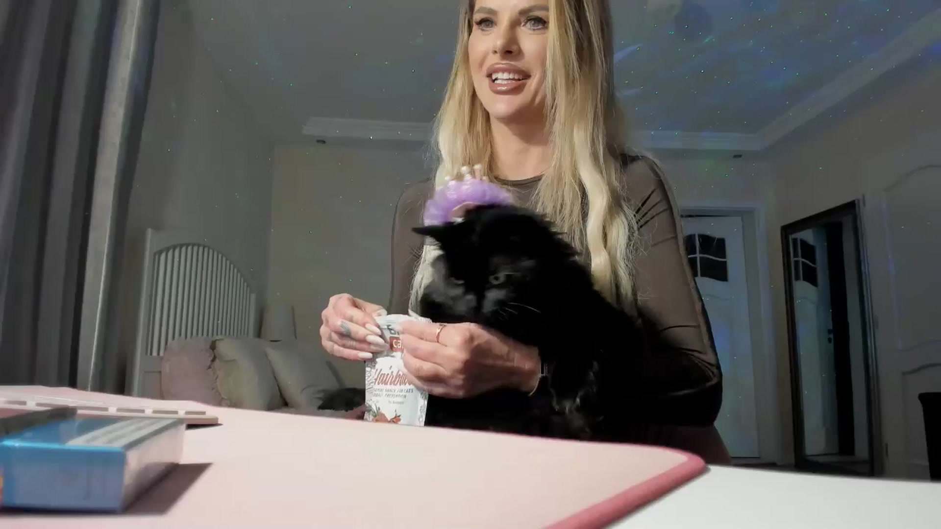 Gallery image thumbnail from TotalBella's myfreecams stream on, 11/07/2024, 24:03 image 9 of 20