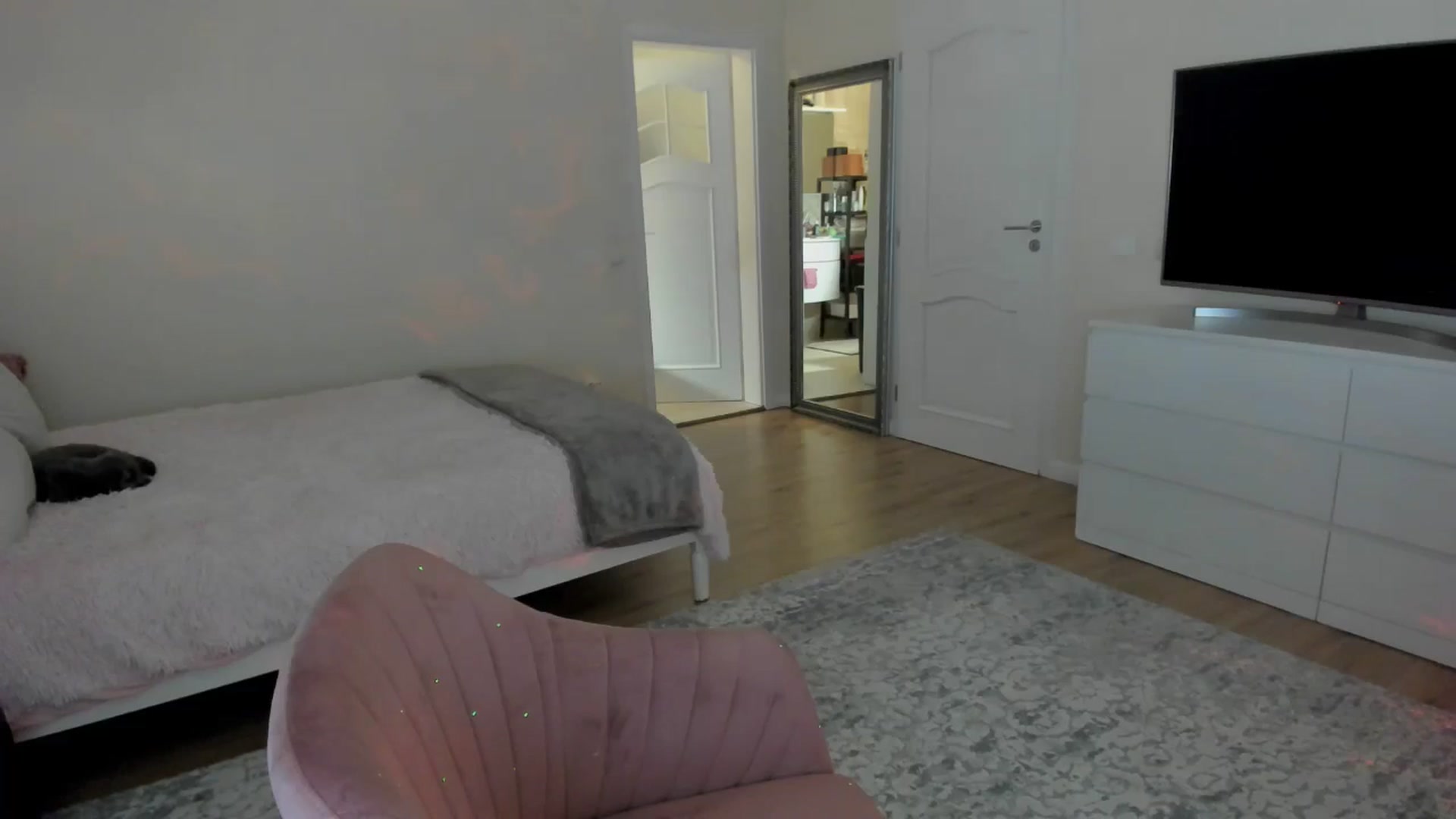 Gallery image thumbnail from TotalBella's myfreecams stream on, 11/10/2024, 01:23 image 9 of 20