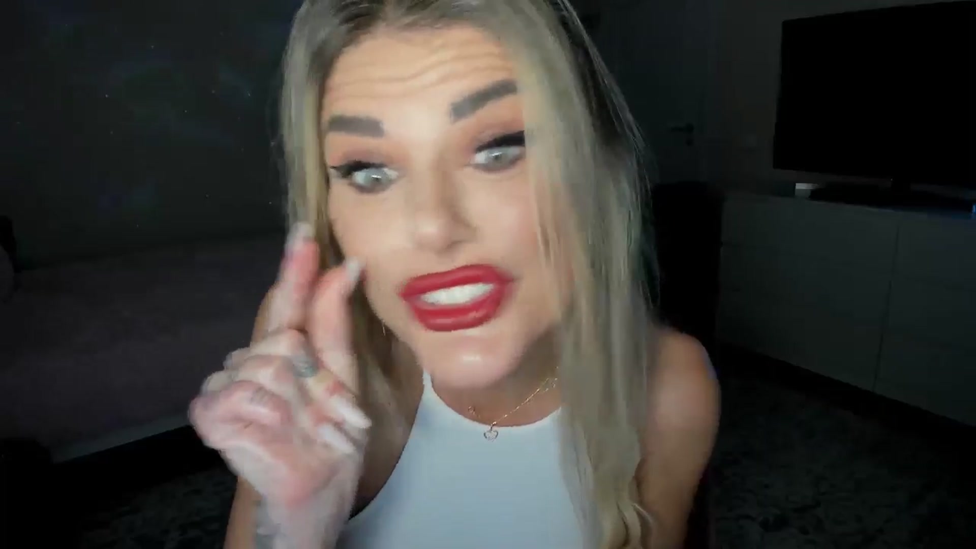 Gallery image thumbnail from TotalBella's myfreecams stream on, 11/14/2024, 24:19 image 20 of 20