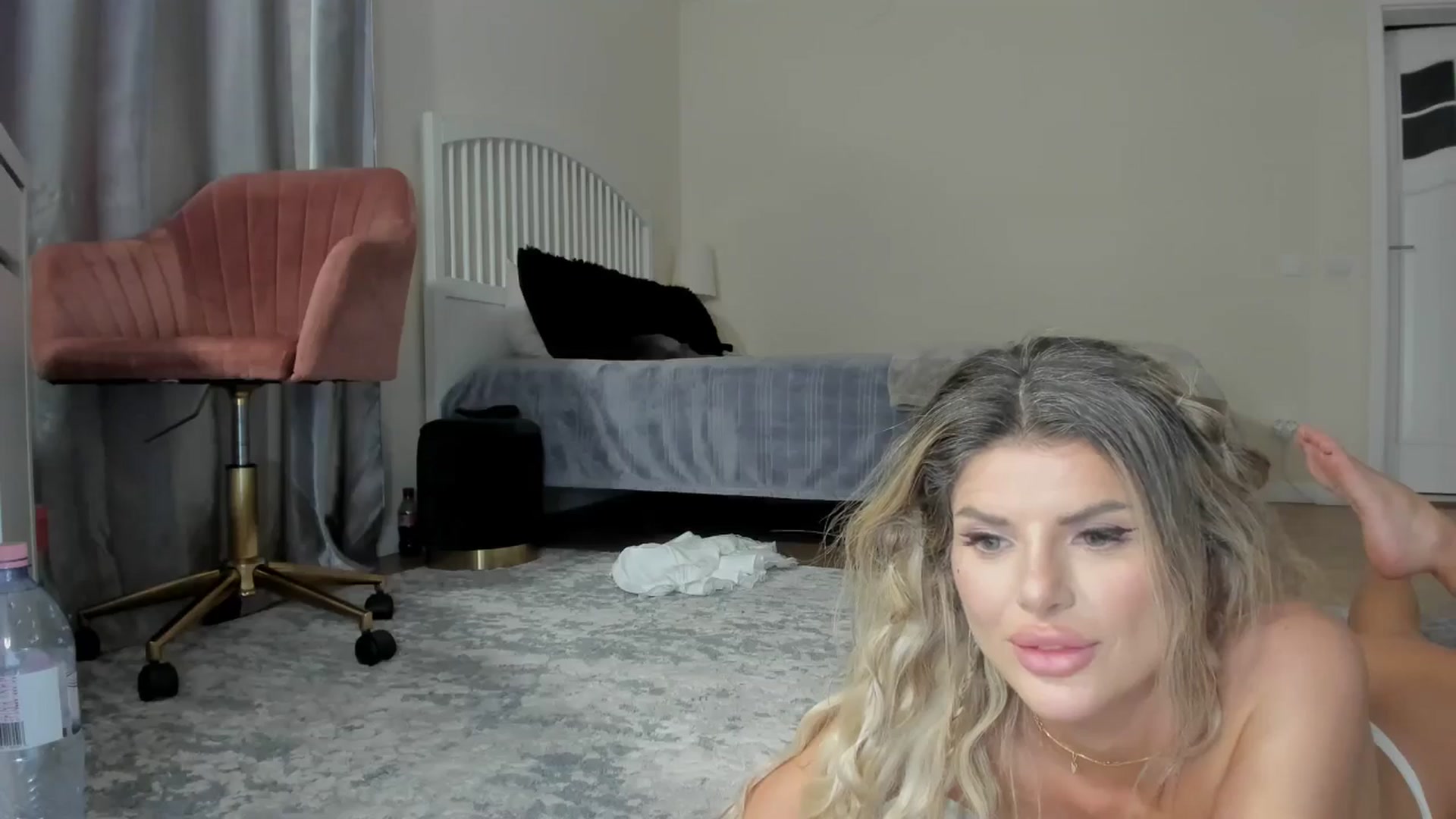 Gallery image thumbnail from TotalBella's myfreecams stream on, 11/25/2024, 02:14 image 14 of 20