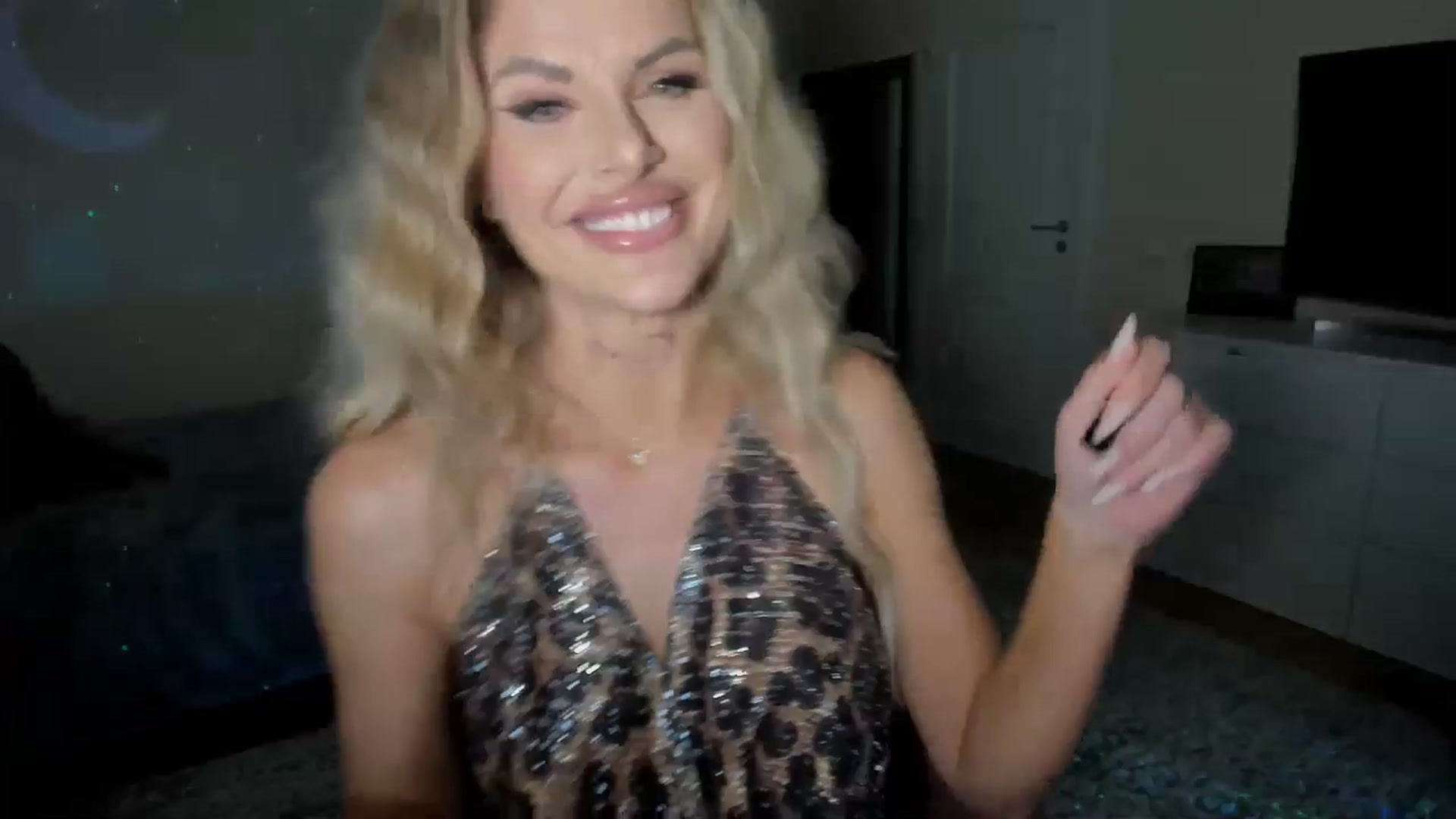 Gallery image thumbnail from TotalBella's myfreecams stream on, 11/30/2024, 24:20 image 10 of 20