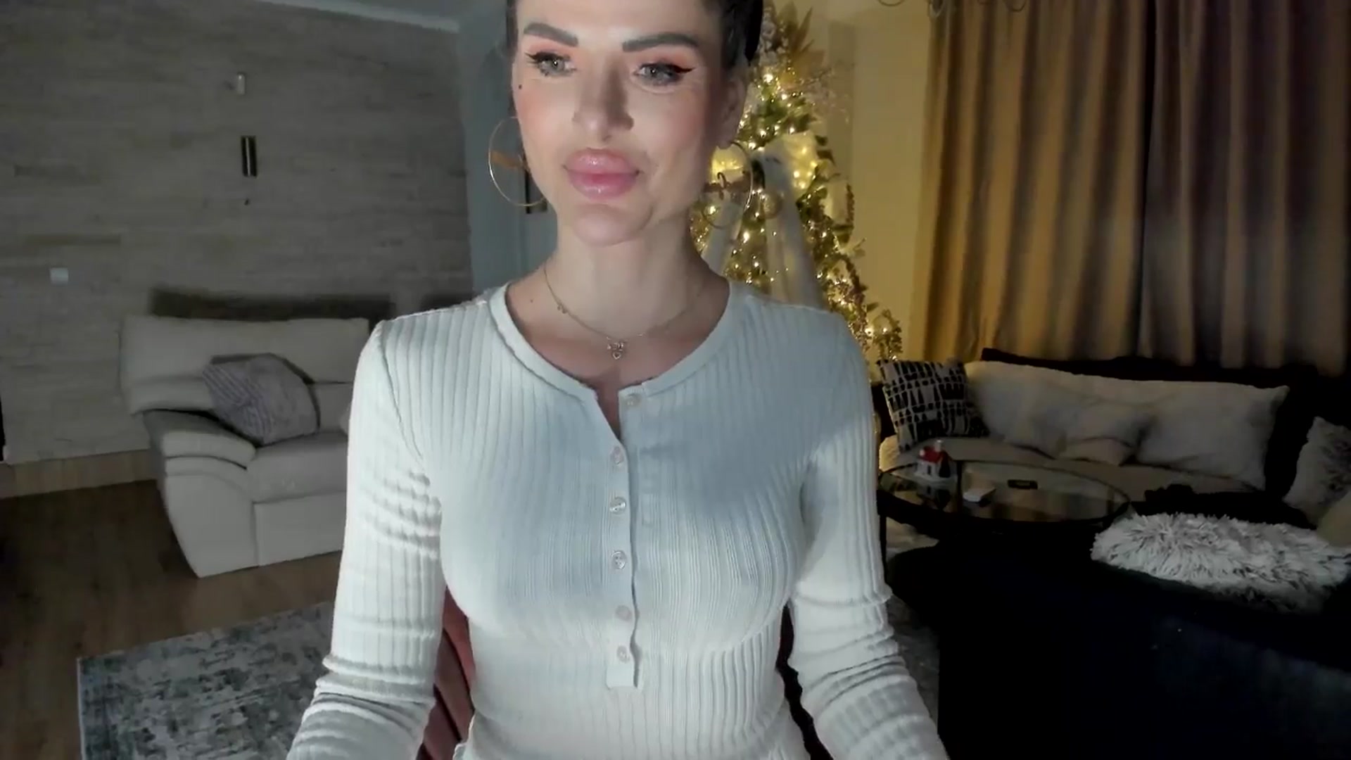 Gallery image thumbnail from TotalBella's myfreecams stream on, 12/15/2024, 22:24 image 7 of 20