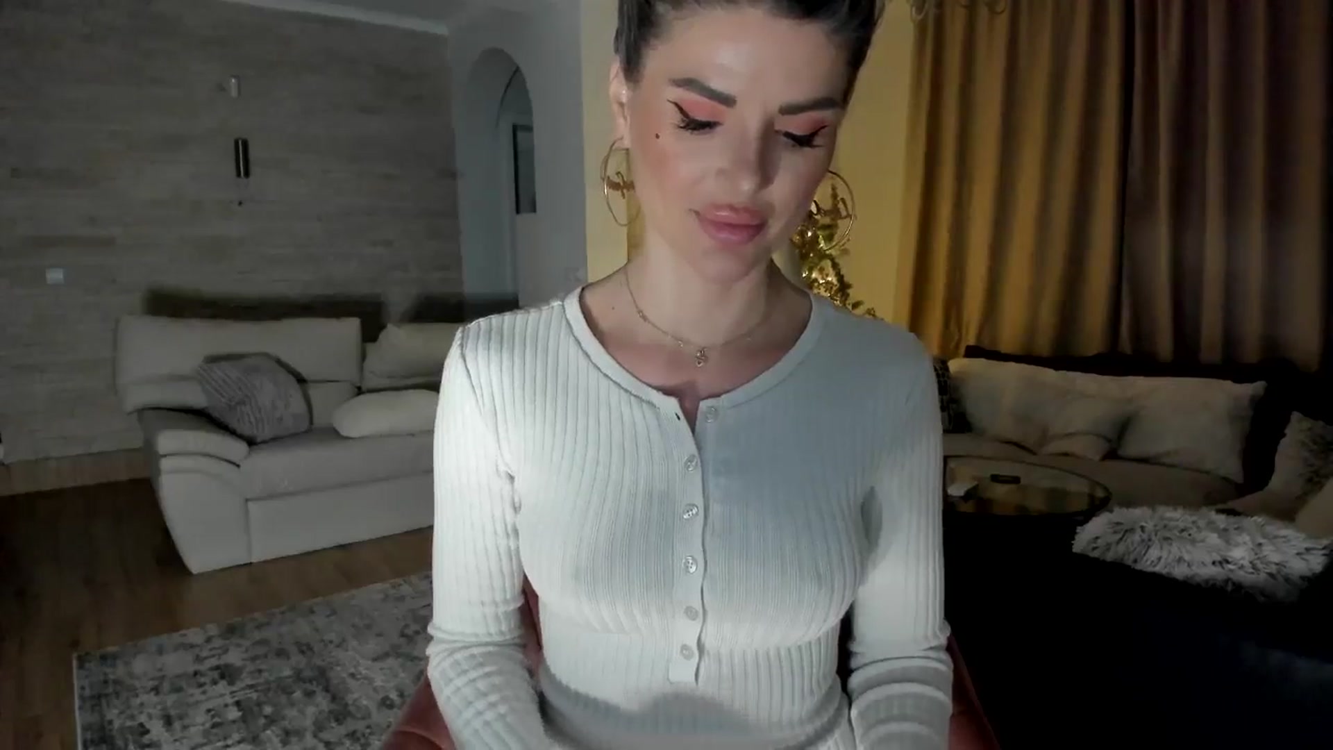 Gallery image thumbnail from TotalBella's myfreecams stream on, 12/15/2024, 22:24 image 13 of 20