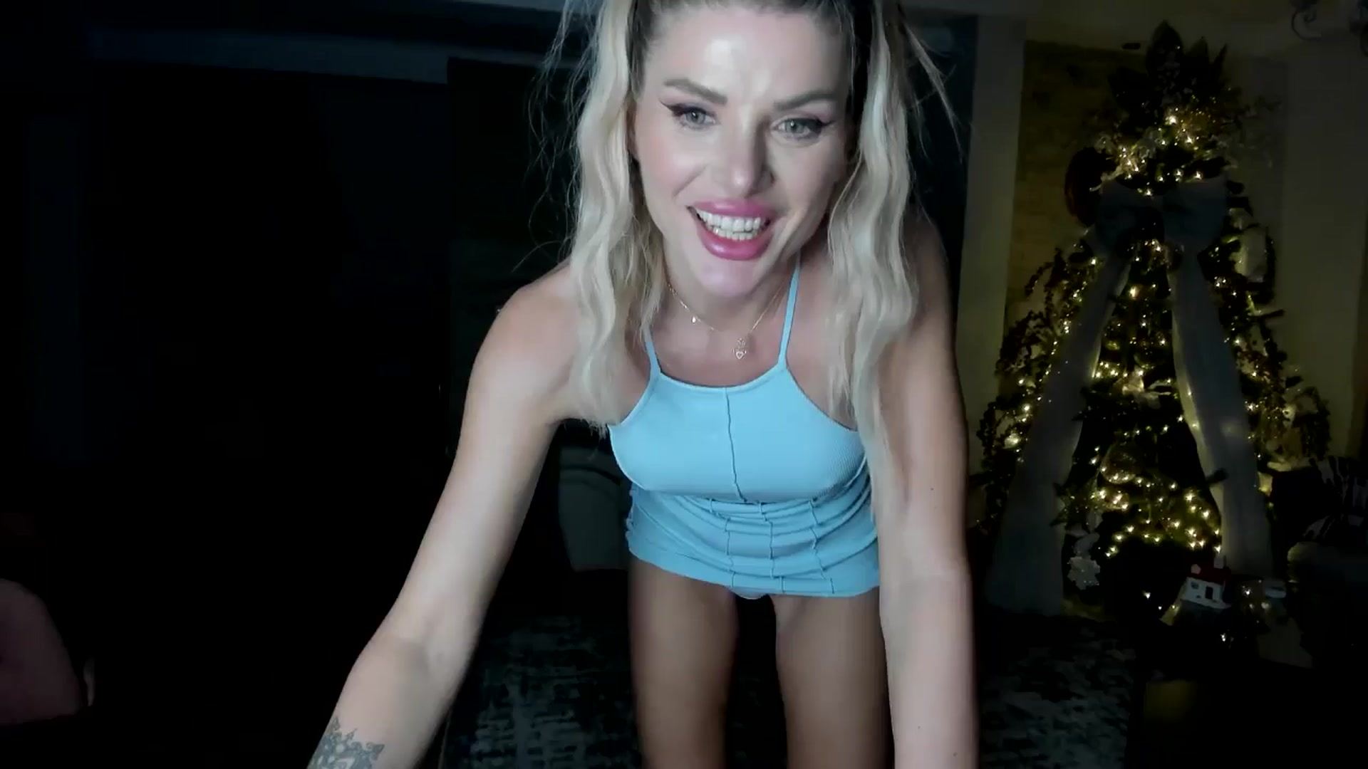 Gallery image thumbnail from TotalBella's myfreecams stream on, 12/17/2024, 24:17 image 15 of 20