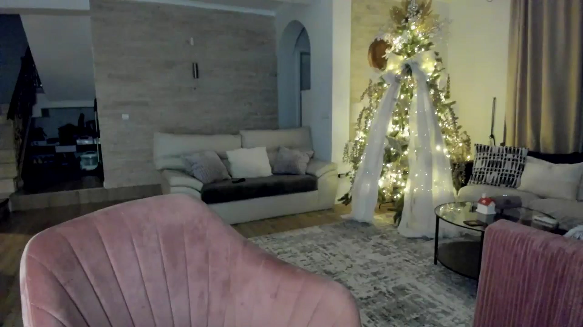 Gallery image thumbnail from TotalBella's myfreecams stream on, 12/21/2024, 24:02 image 11 of 20