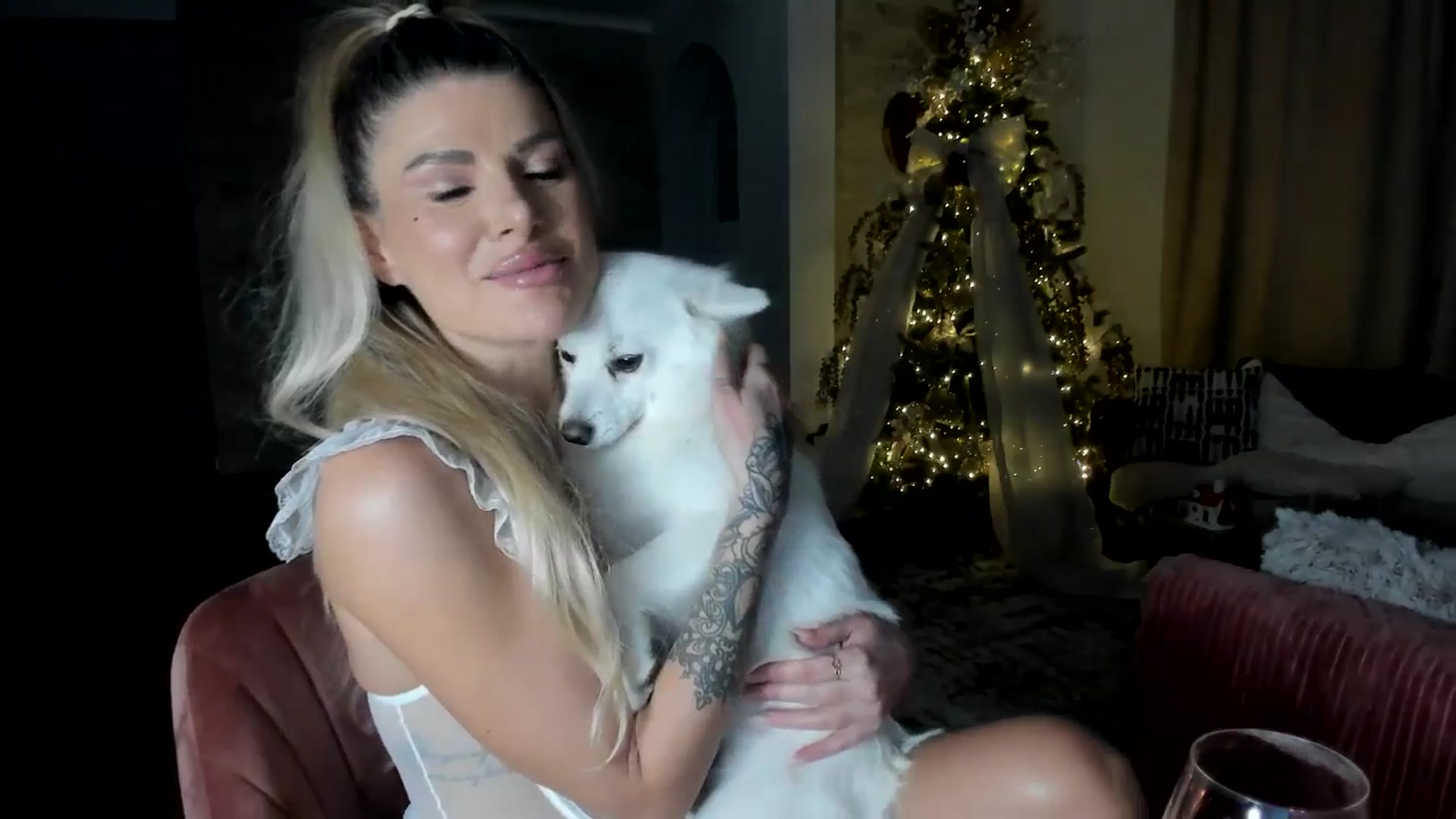Gallery image thumbnail from TotalBella's myfreecams stream on, 12/23/2024, 24:59 image 6 of 20