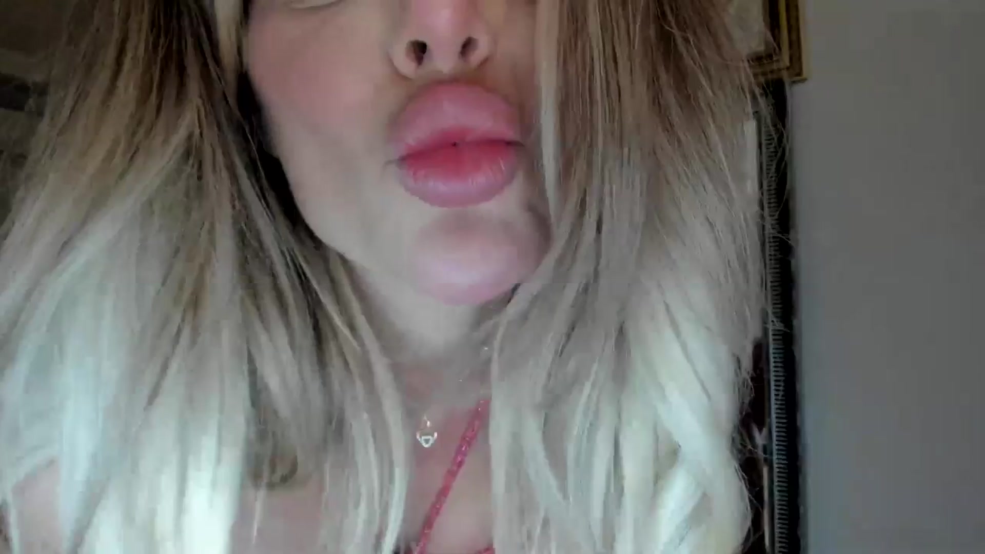 Gallery image thumbnail from TotalBella's myfreecams stream on, 12/26/2024, 03:05 image 14 of 20