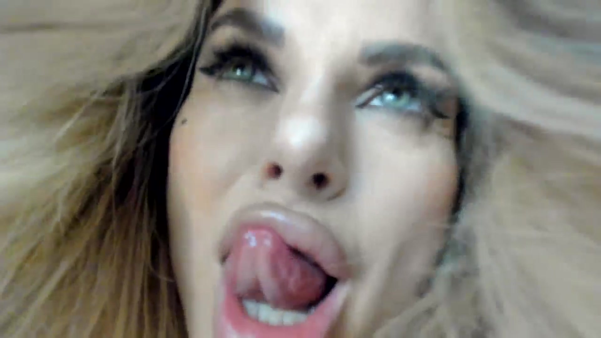 Gallery image thumbnail from TotalBella's myfreecams stream on, 12/27/2024, 24:06 image 16 of 20