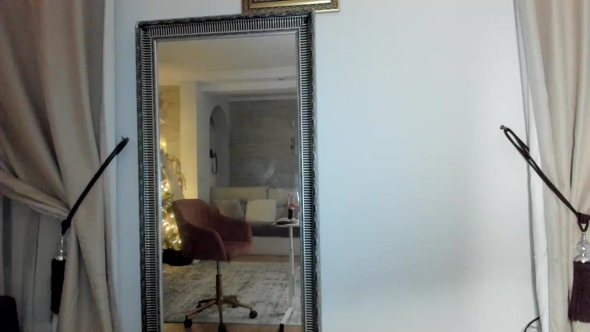 Gallery image thumbnail from TotalBella's myfreecams stream on, 12/28/2024, 01:54 image 20 of 20