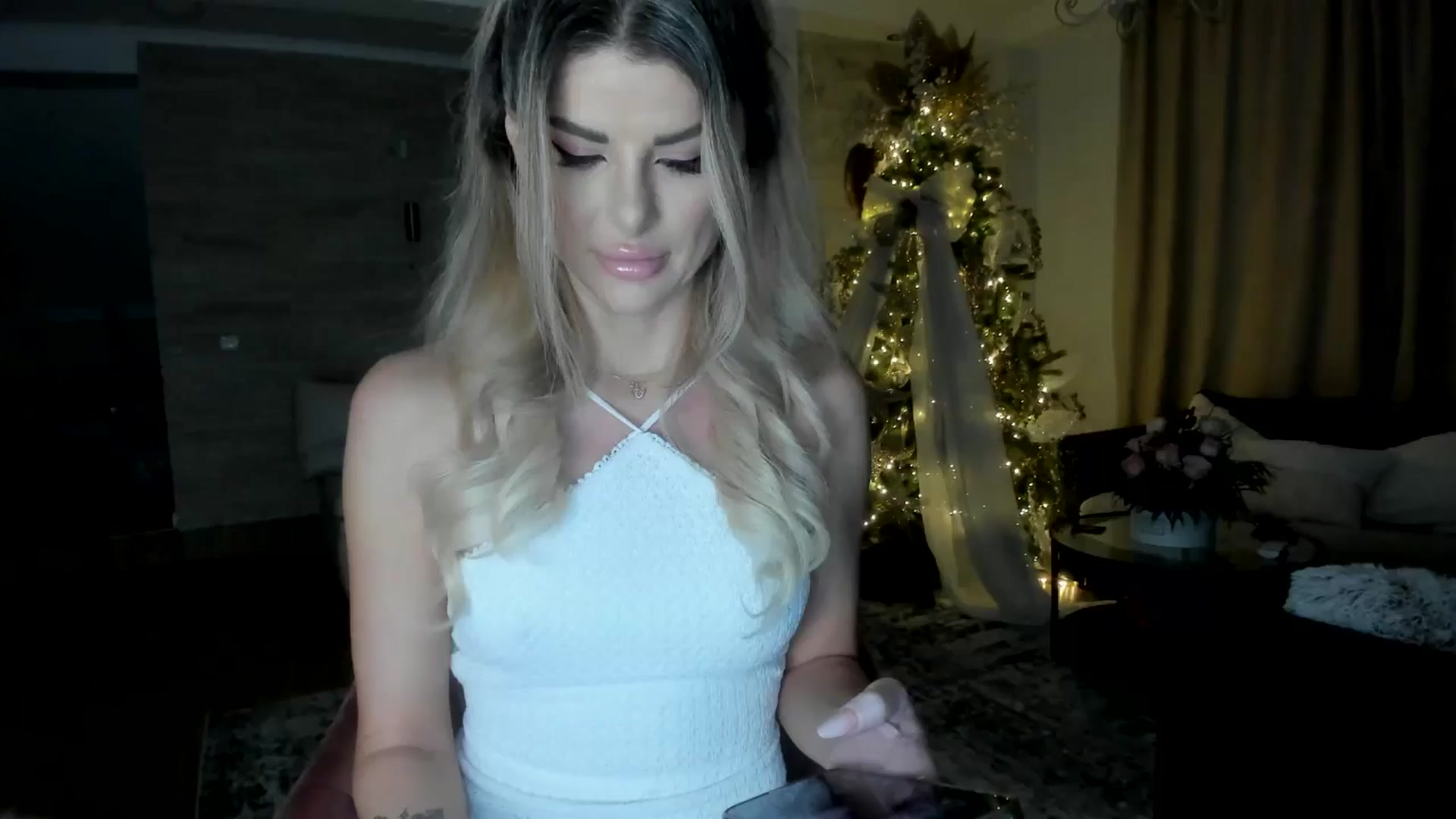 Gallery image thumbnail from TotalBella's myfreecams stream on, 12/29/2024, 02:10 image 1 of 20