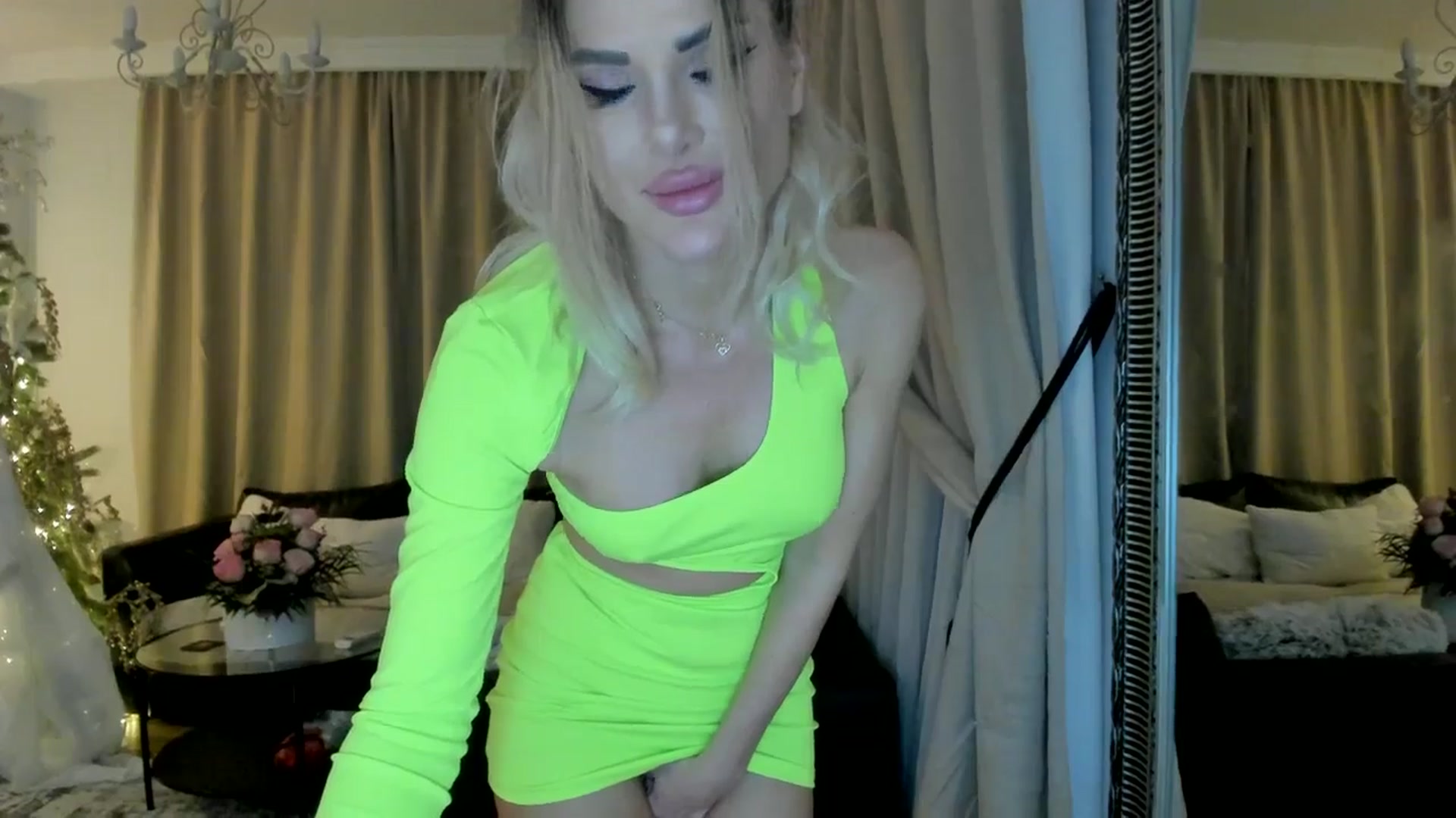 Gallery image thumbnail from TotalBella's myfreecams stream on, 12/31/2024, 02:08 image 15 of 20